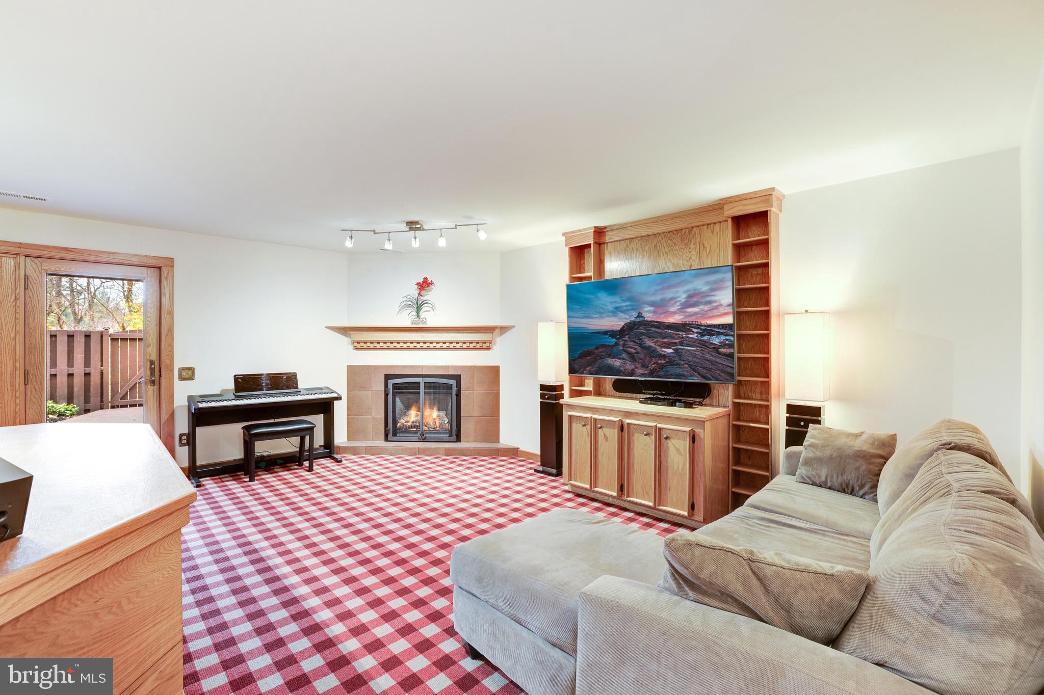 ASHBURN FARM - Residential