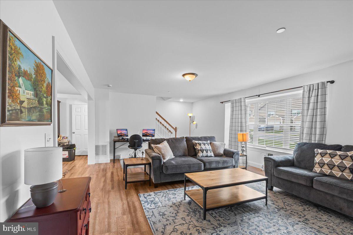 CEDAR HOLLOW - Residential