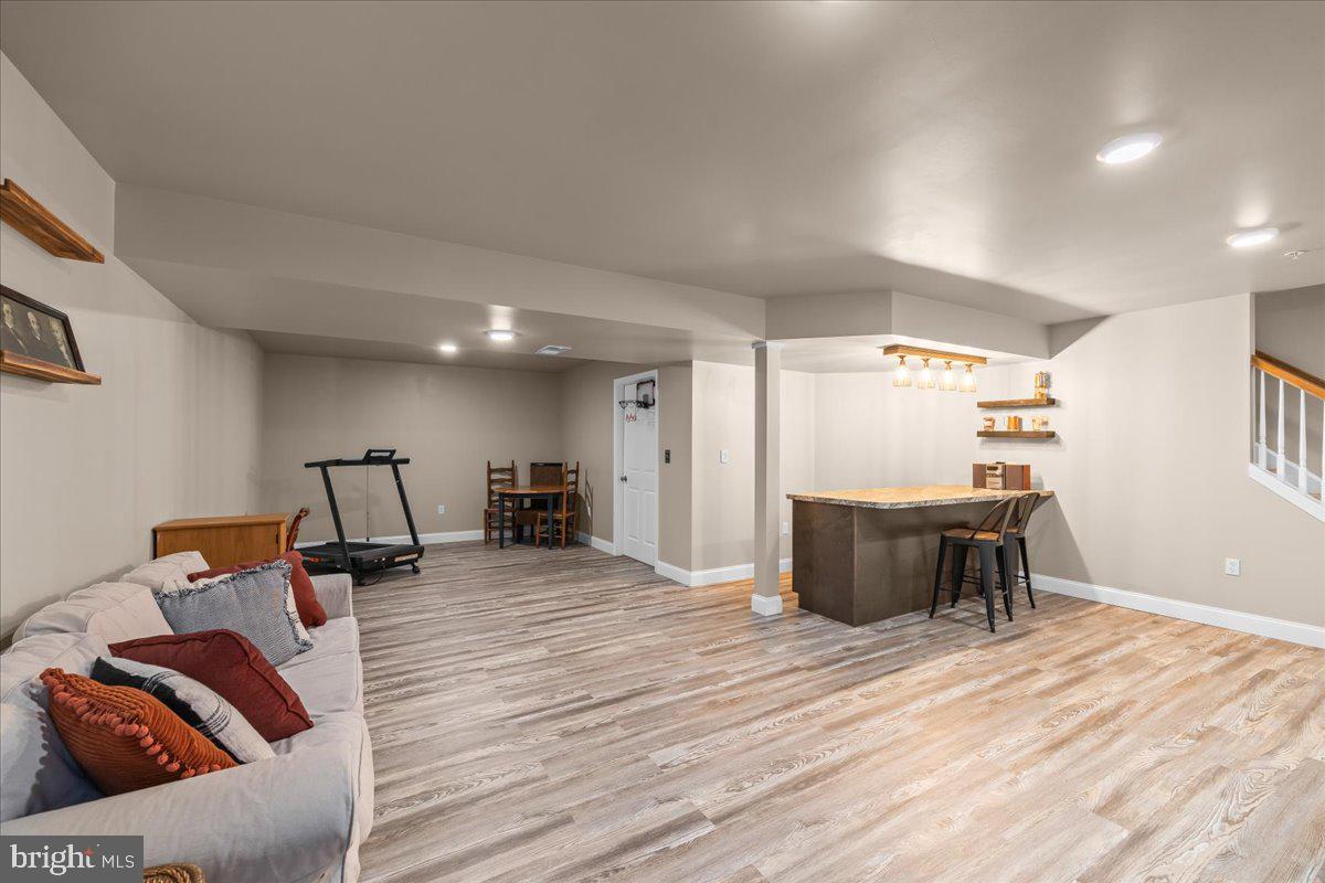 CEDAR HOLLOW - Residential