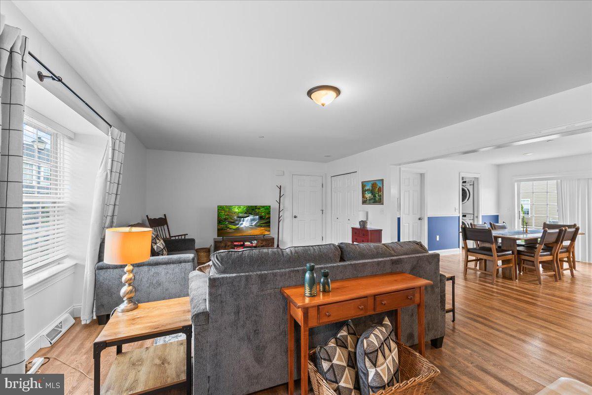 CEDAR HOLLOW - Residential
