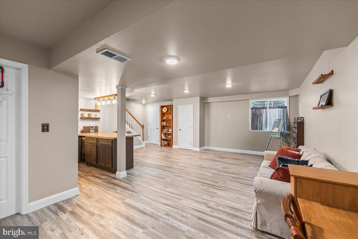 CEDAR HOLLOW - Residential