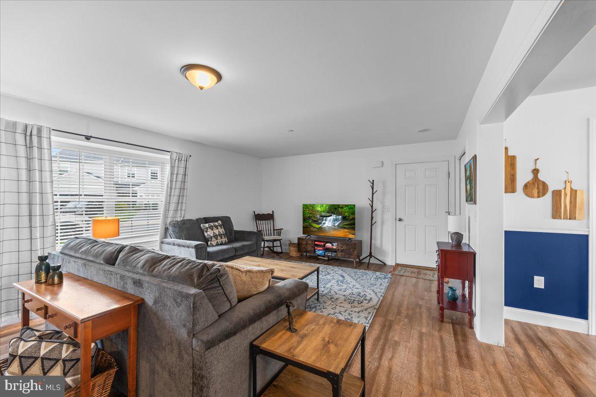 CEDAR HOLLOW - Residential