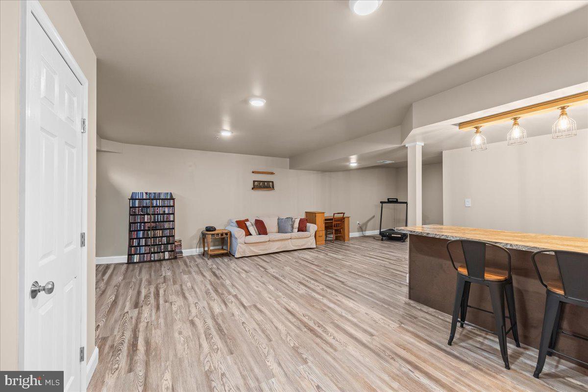 CEDAR HOLLOW - Residential