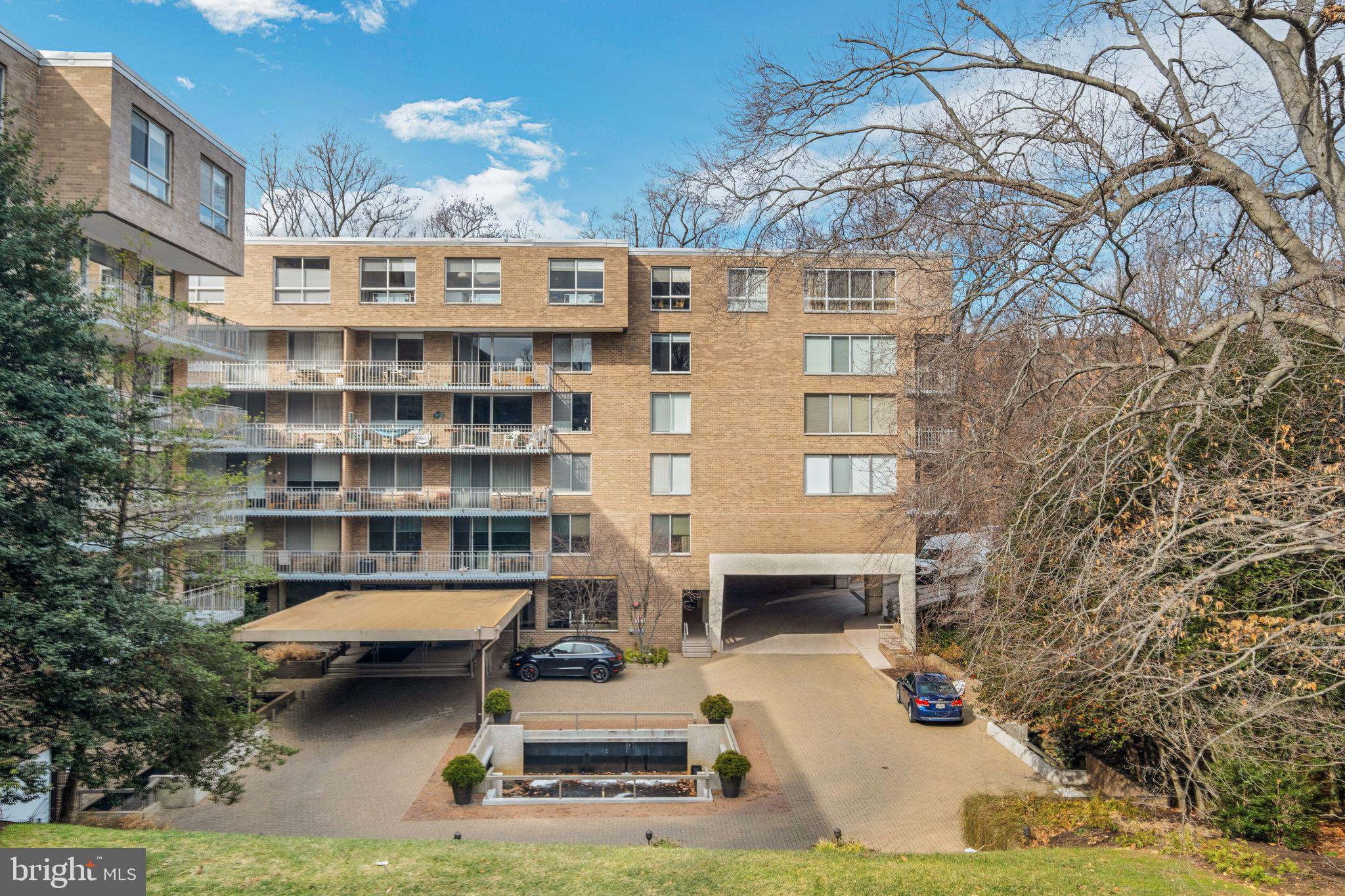 4100 CATHEDRAL AVENUE NW 818