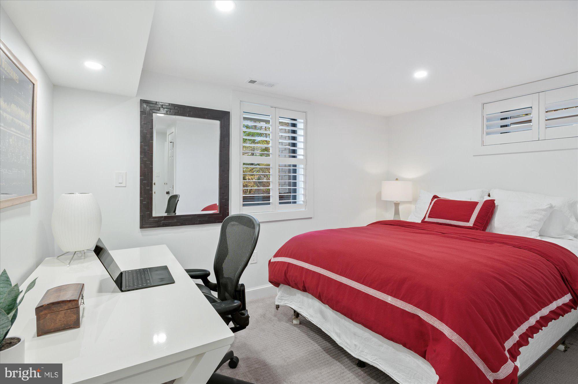 SPRING VALLEY - Residential