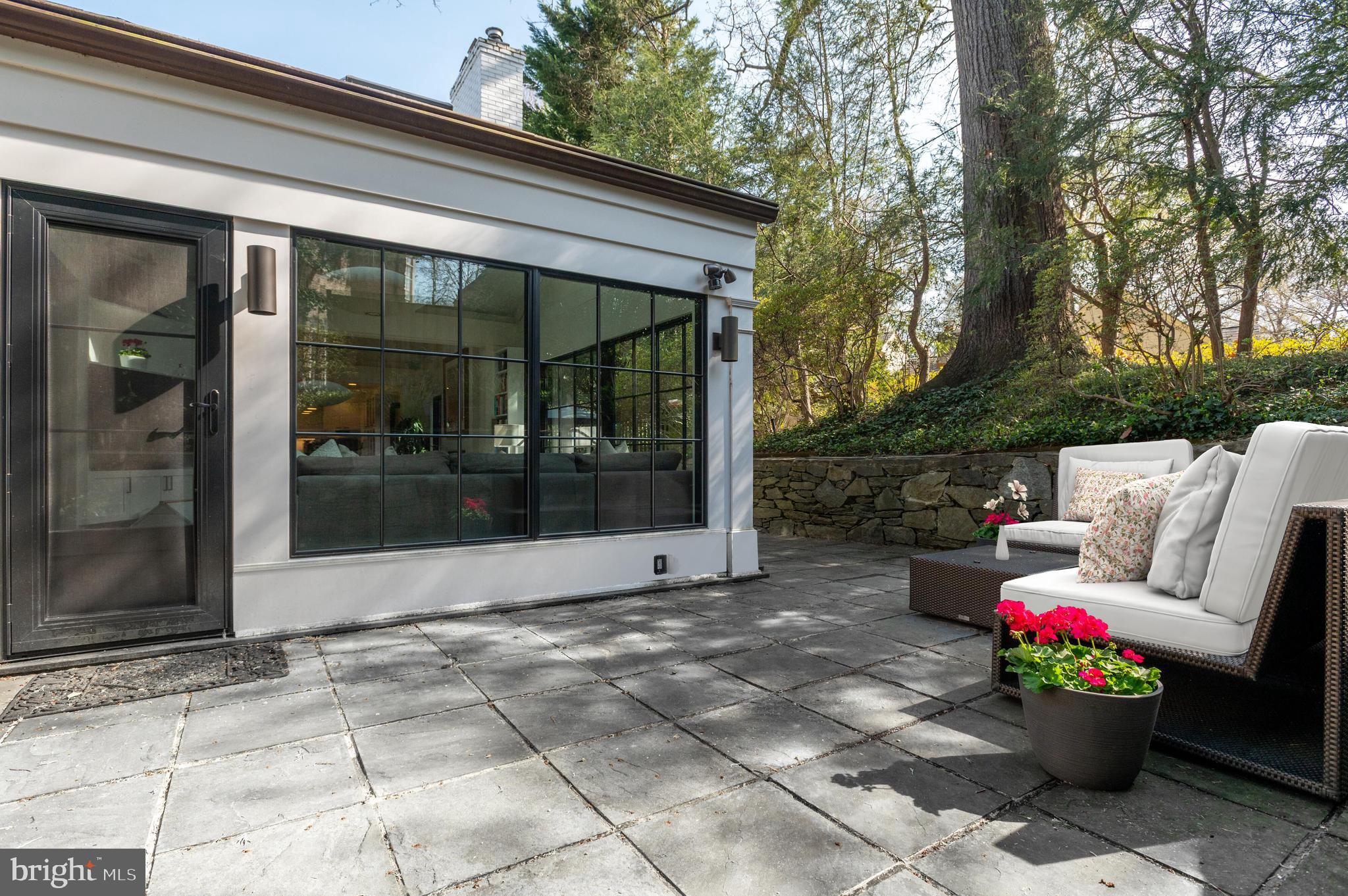 SPRING VALLEY - Residential