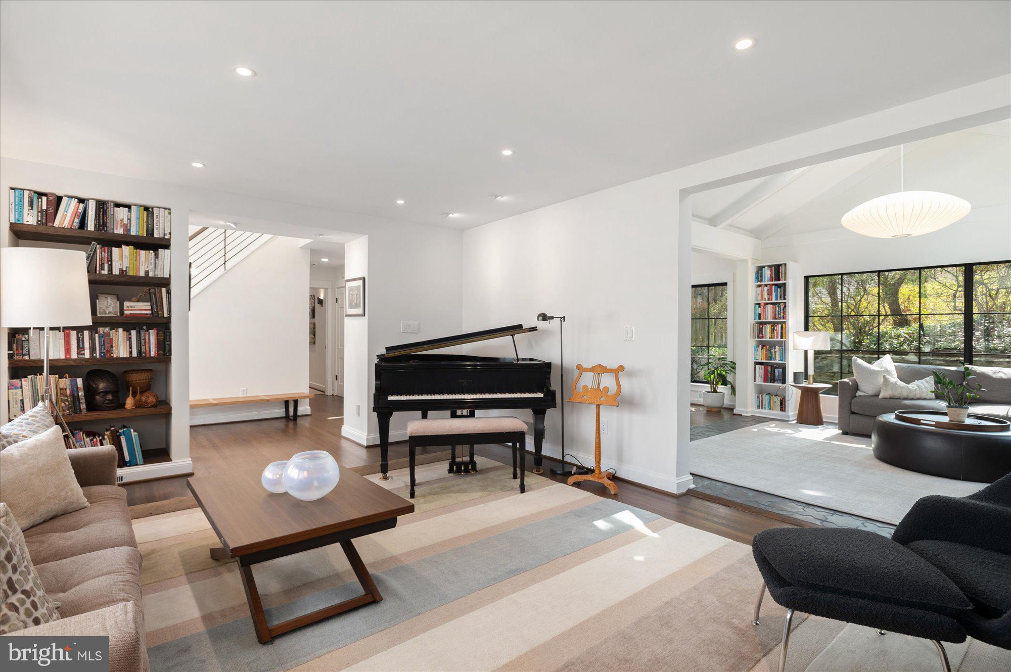 SPRING VALLEY - Residential