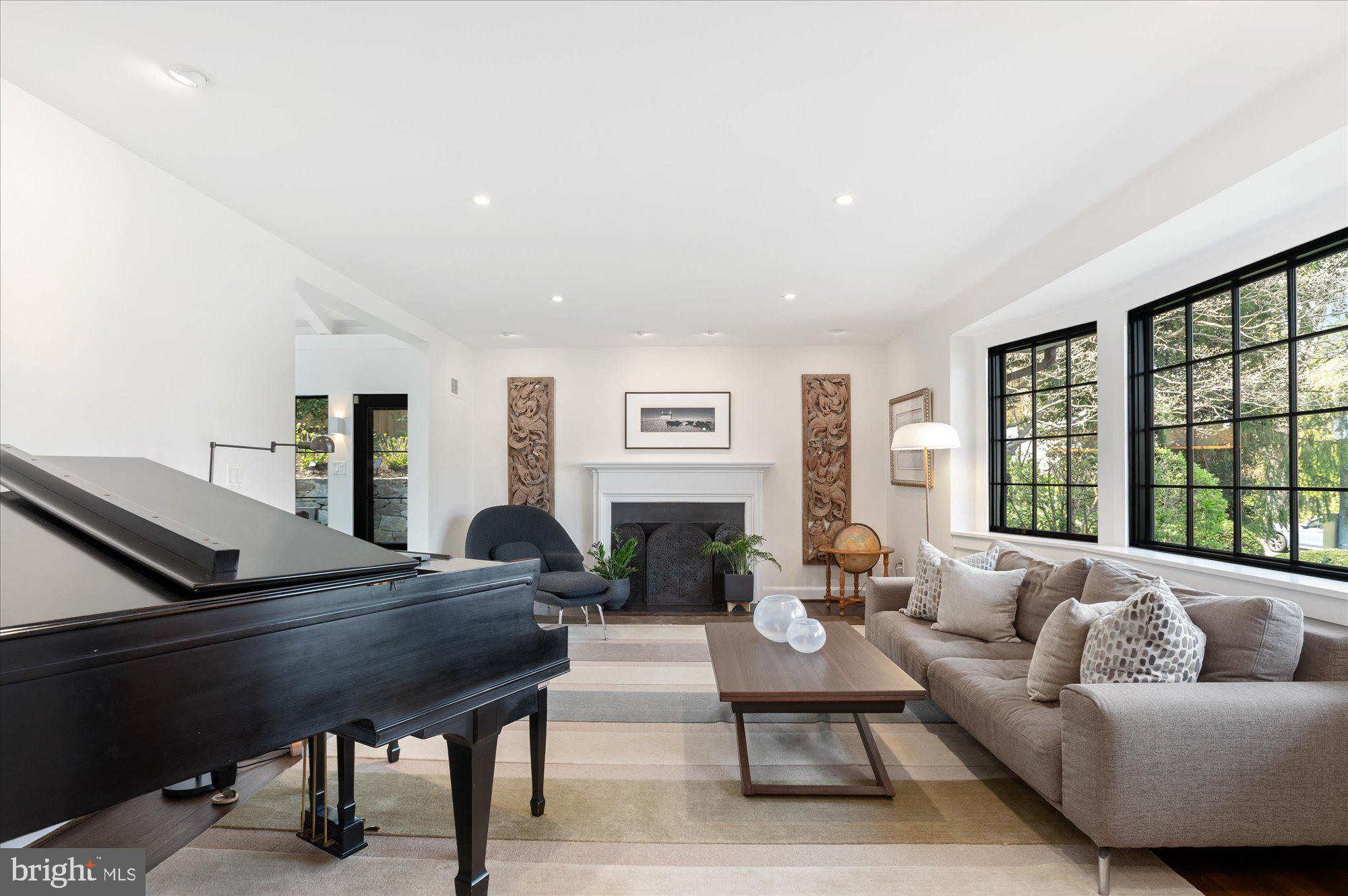 SPRING VALLEY - Residential