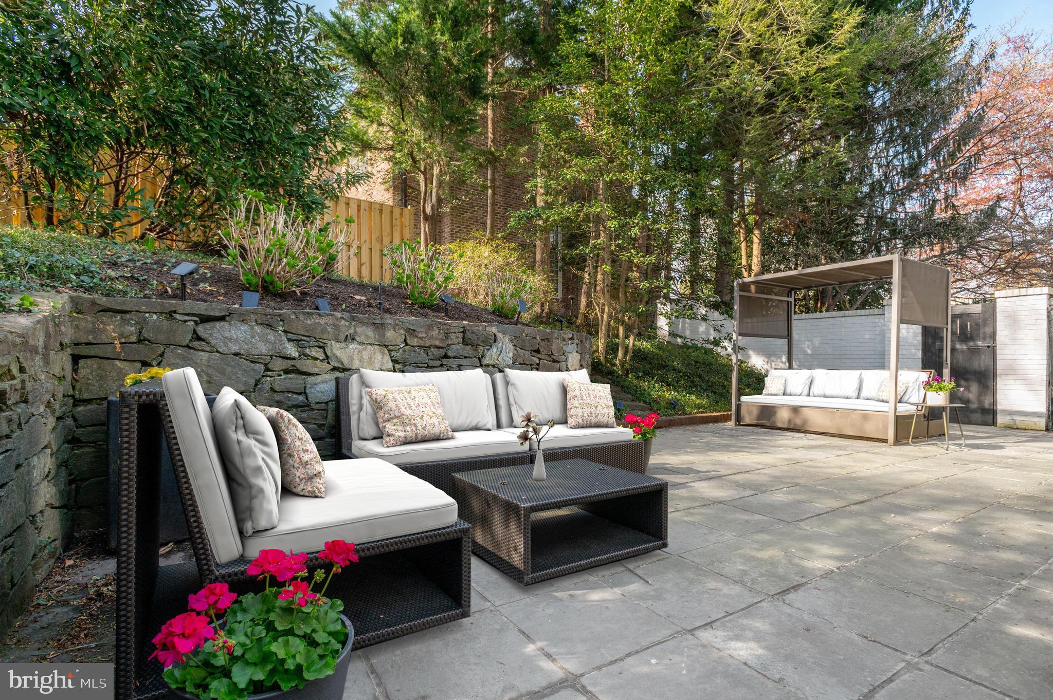 SPRING VALLEY - Residential