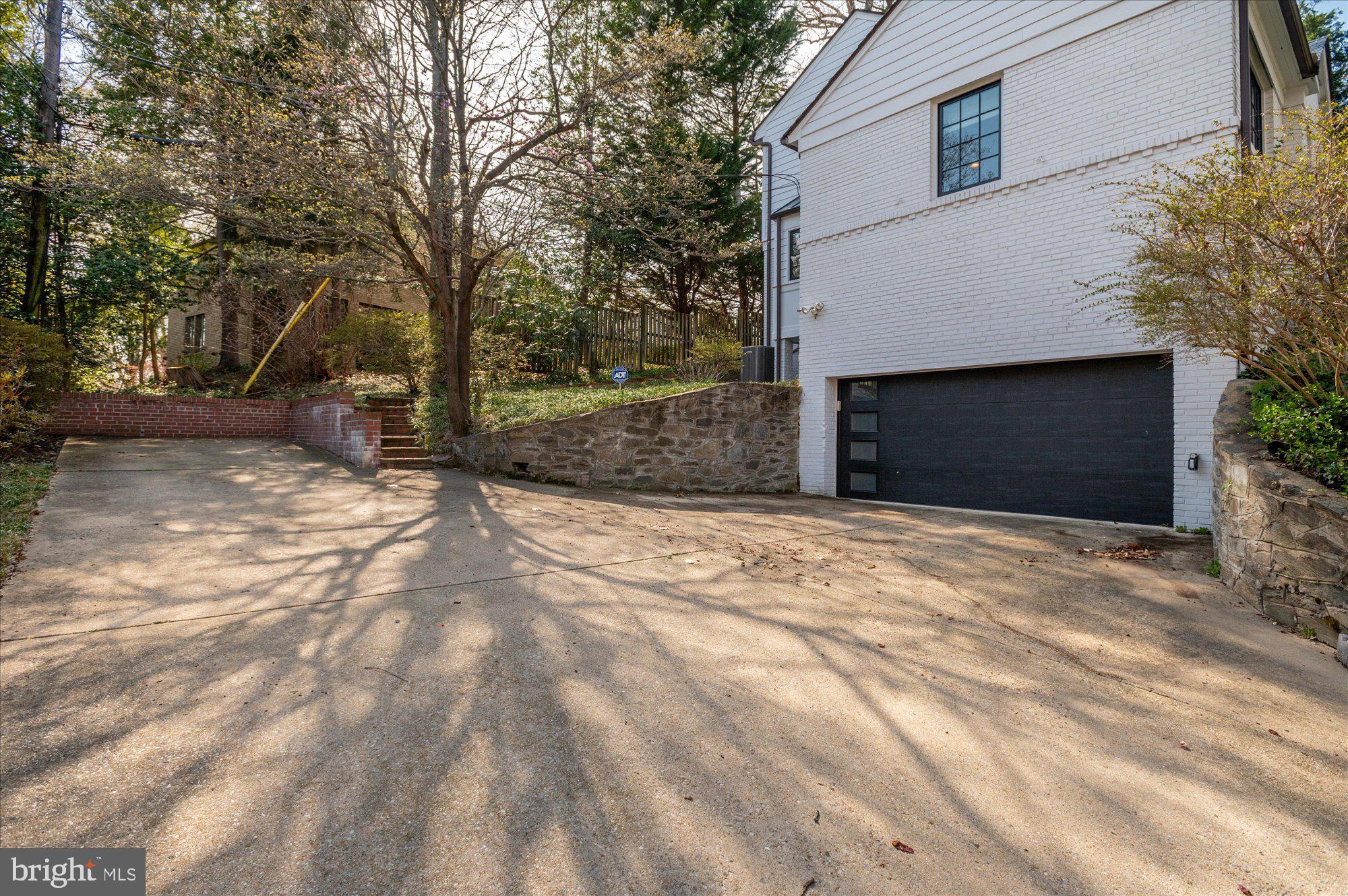 SPRING VALLEY - Residential