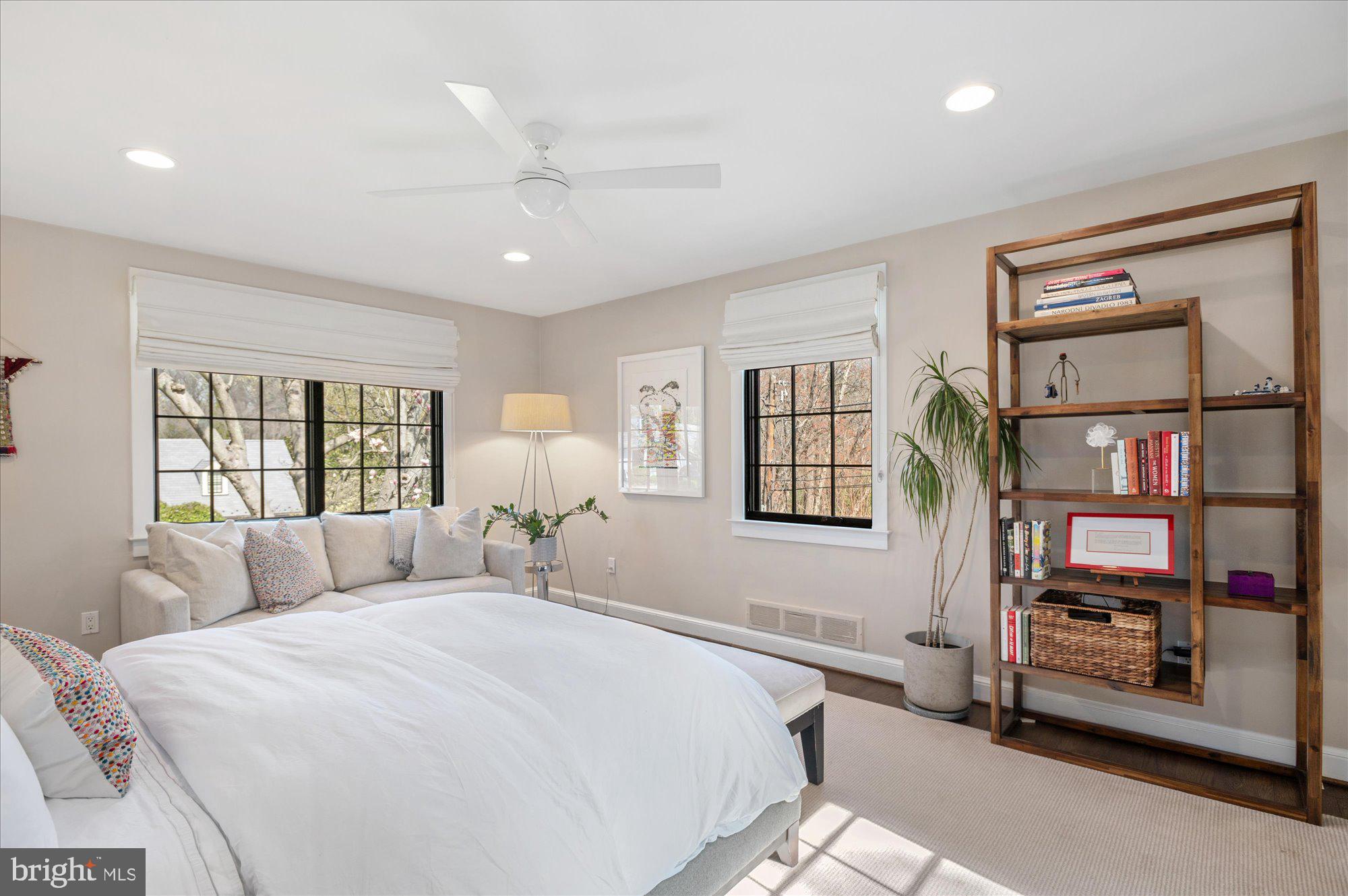 SPRING VALLEY - Residential