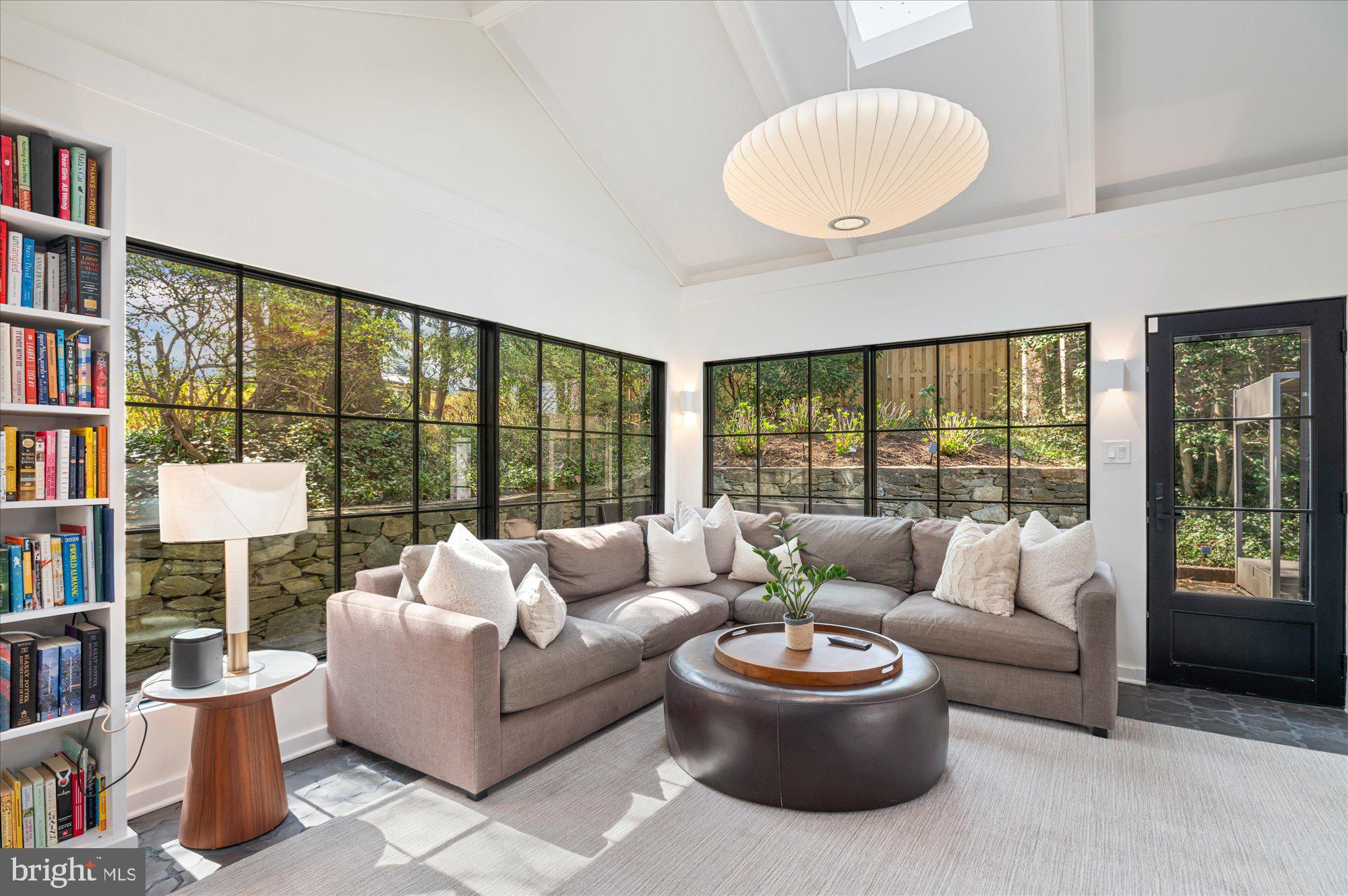 SPRING VALLEY - Residential
