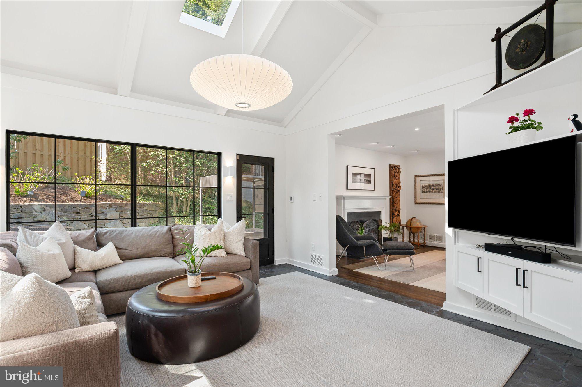 SPRING VALLEY - Residential