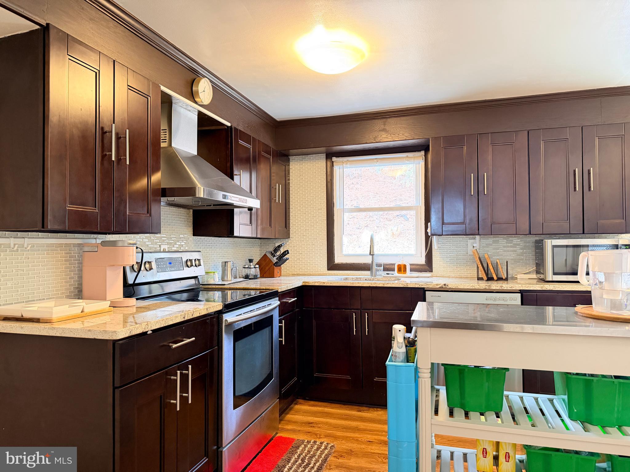 RAVENVIEW - Residential