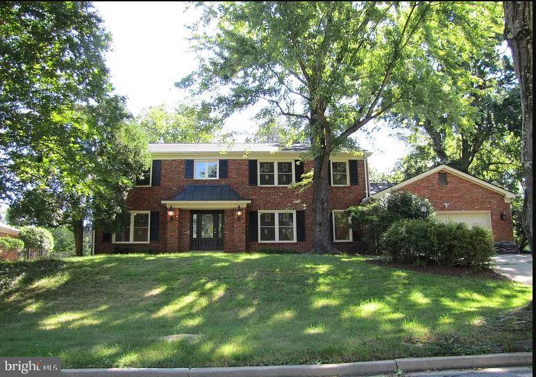 NICE VIEWS TO THE GOLF COURSE !! 2 LEVEL BRICK FRONT COLONIAL WITH 6 BEDROOMS AND 3 FULL BATHS AND OVER SIZED 2 CAR GARAGE WITH MORE THAN 3700 SQ FT OF SPACE !!. HVAC UNIT WITH GAS FURNACE AND HANDLER UNIT IS SCHEDULED TO BE REPLACED !! NEW PAINT, NEW WINDOWS, NEW ROOF, NEW APPLIANCES, NEW DECK OFF THE MASTER BEDROOM, NEWLY UPDATED BATHROOMS !! 5 BEDROOM WITH AN ADDITIONAL OFFICE ON MAIN LEVEL. NOT 1 BUT 2 FAMILY ROOMS WITH A DUAL FIREPLACE. SUNROOM AND PATIO OVERLOOKING THE FAIRWAY. HARDWOOD FLOORS ON MAIN AND UPPER LEVEL. HUGE LIVING AND DINING ROOMS. SUN ROOM OVER LOOKING GOLF COURSE MULTI NICE WOOD FLOORS !! UPDATED KITCHEN WITH NEW APPLIANCES, EASY TO CLEAN GRANITE COUNTERTOPS, RECESSED LIGHTING, AND AN ABUNDANCE OF NATURAL LIGHT. NEW APPLIANCES. THE EXPANSIVE DECK OFF THE MASTER BEDROOM OVERLOOKS THE GOLF COURSE AND PATIO ARE GREAT FOR ENTERTAINING GUESTS OR JUST RELAXING IN THE PRIVACY OF YOUR COMPLETELY FENCED IN BACKYARD. THE ATTACHED TWO-CAR GARAGE IS OVERSIZED WITH ADDITIONAL STORAGE SPACE. WITH FRESHLY PAINTED WALLS AND TONS OF UPGRADES, MINUTES FROM NATIONAL HARBOR, THE MGM, TANGER OUTLETS, FORT WASHINGTON PARK, MARINA, NATIONAL GOLF CLUB, GROCERY STORES, DINING AND SHOPPING. THE COMMUNITY ENJOYS SEVERAL NEIGHBORHOOD PARKS INCLUDING TENNIS COURTS.