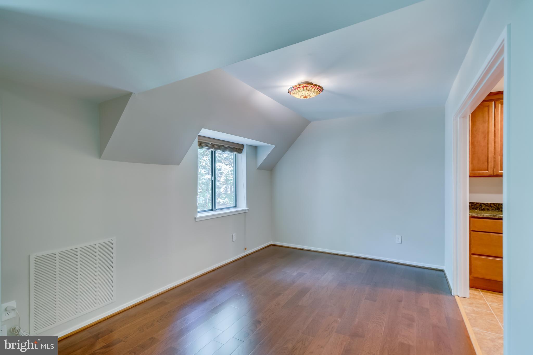 BENTANA PARK - Residential