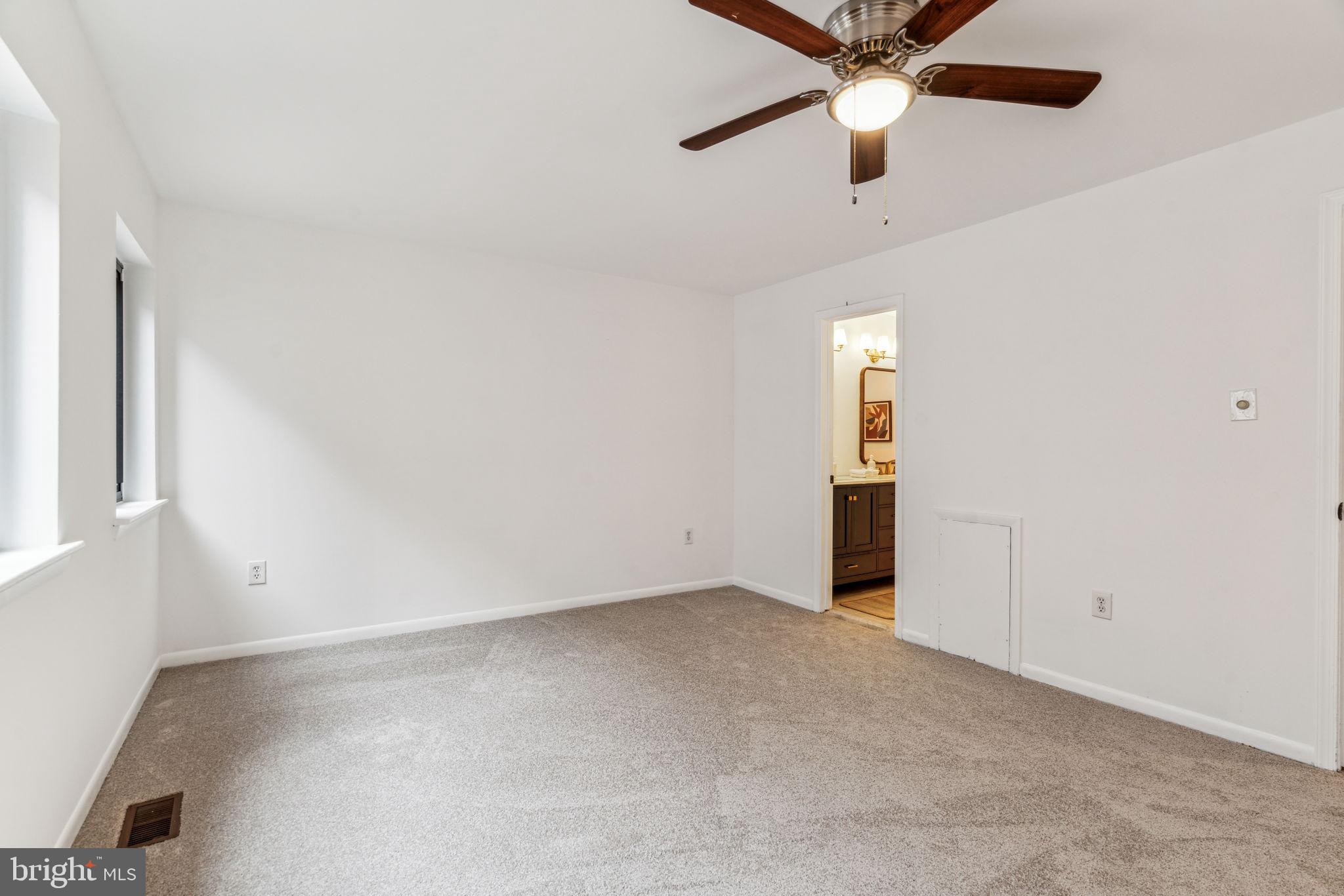 LOGAN SQUARE - Residential