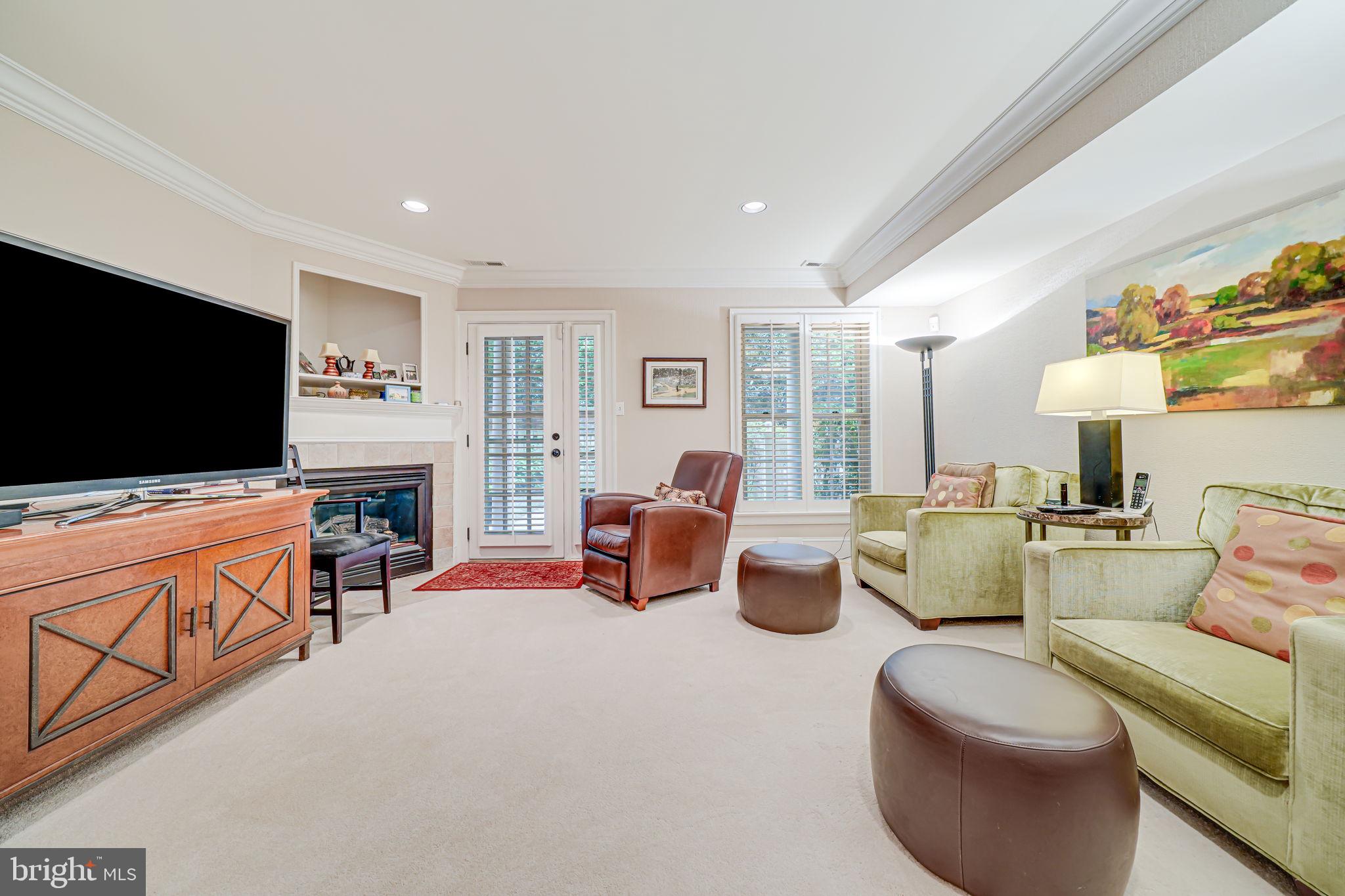 MAYFAIR OF MCLEAN - Residential