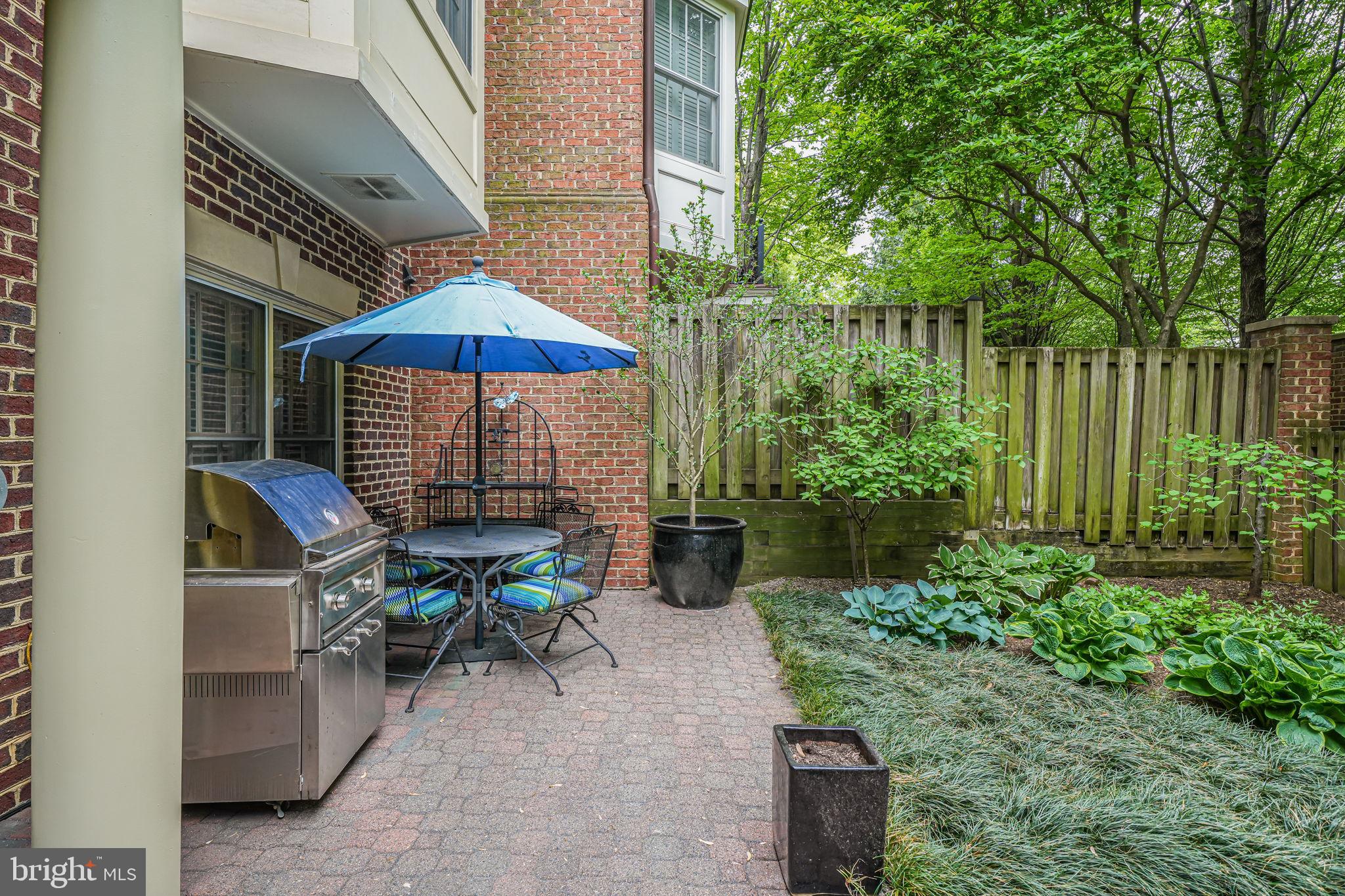 MAYFAIR OF MCLEAN - Residential