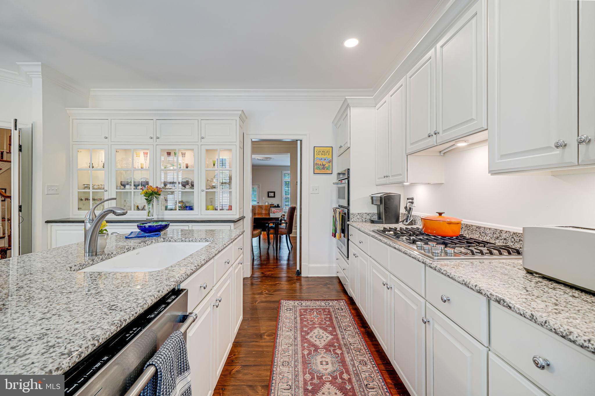 MAYFAIR OF MCLEAN - Residential