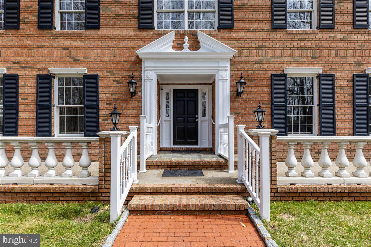 933 GREAT ROAD