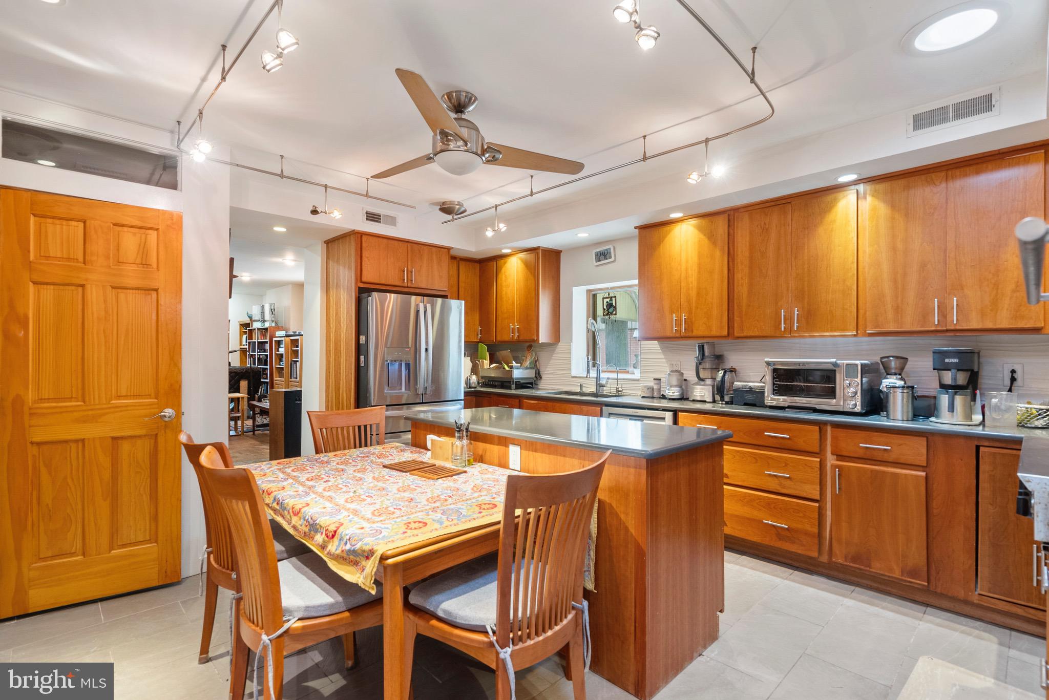 PASSYUNK SQUARE - Residential