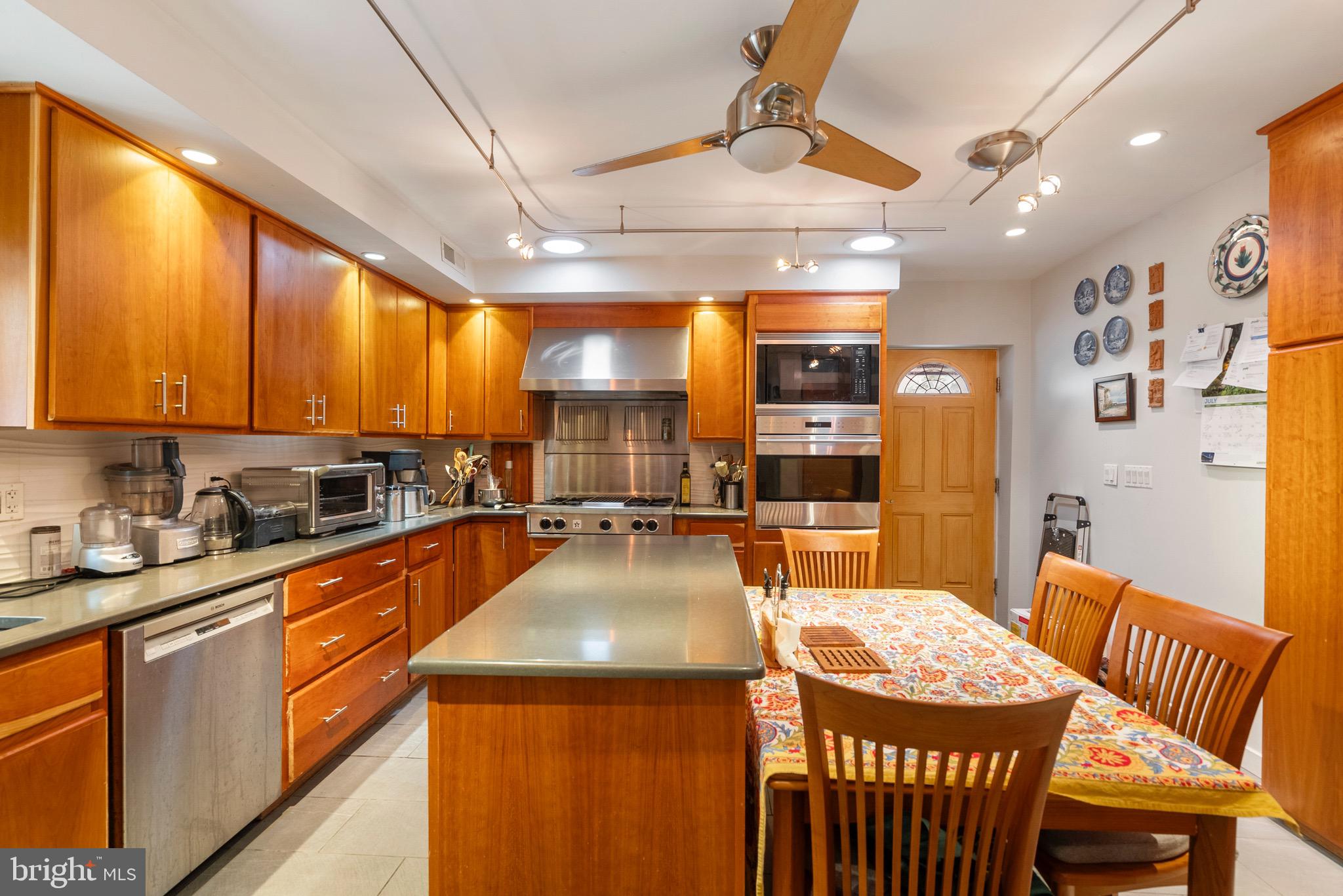 PASSYUNK SQUARE - Residential