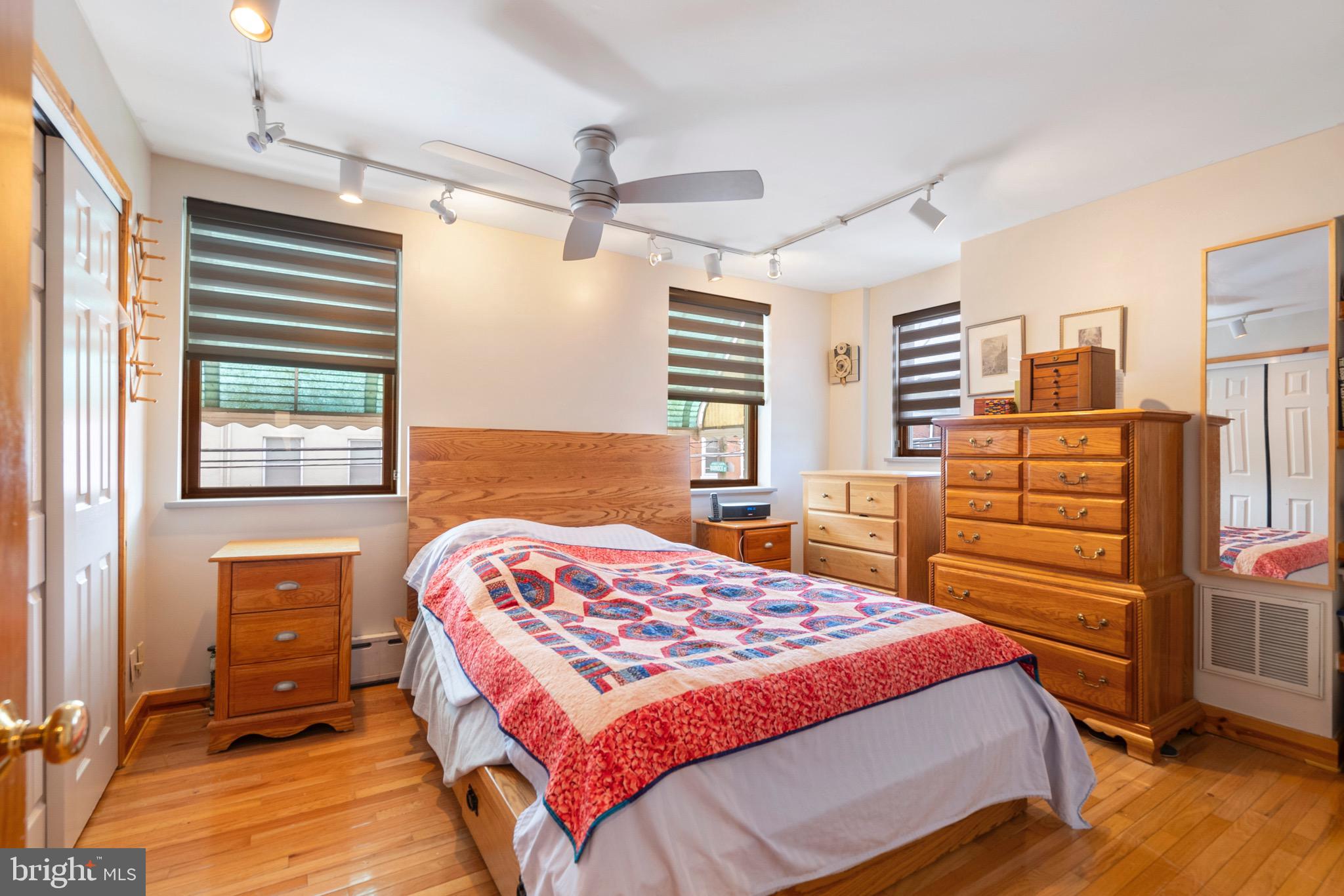 PASSYUNK SQUARE - Residential