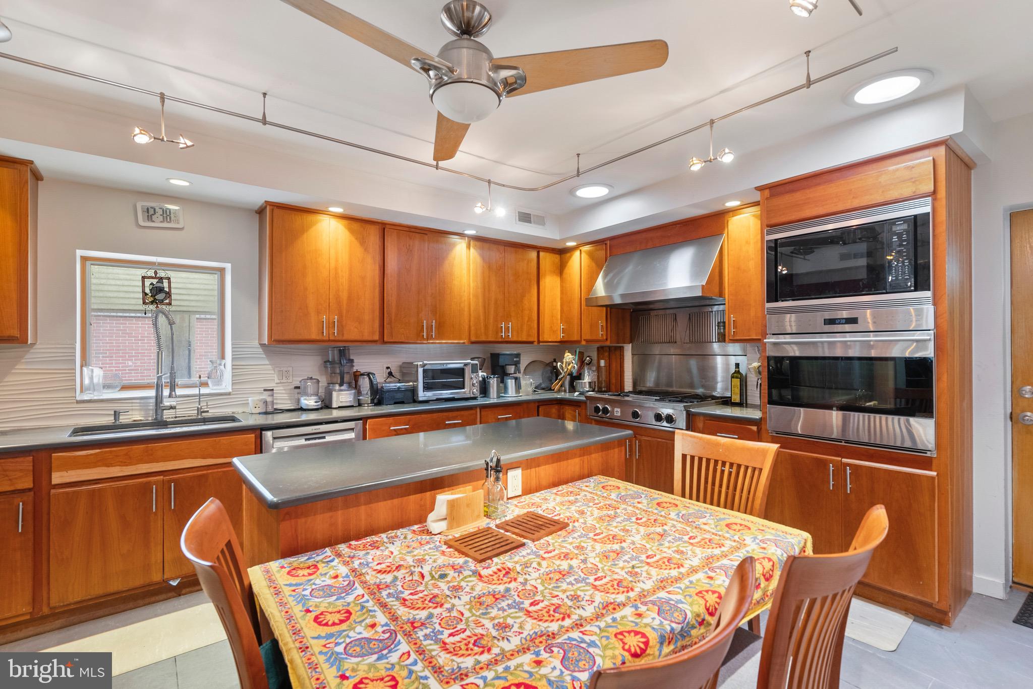 PASSYUNK SQUARE - Residential