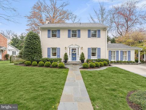 Photo of 9711 Culver Street, Kensington, MD 20895 (MLS # MDMC2125624)