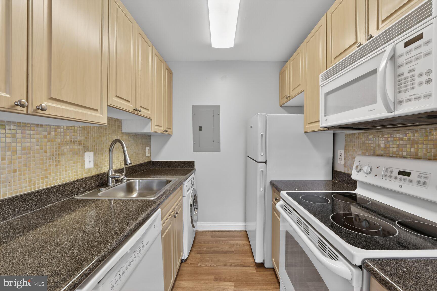 HYATTSVILLE - Residential