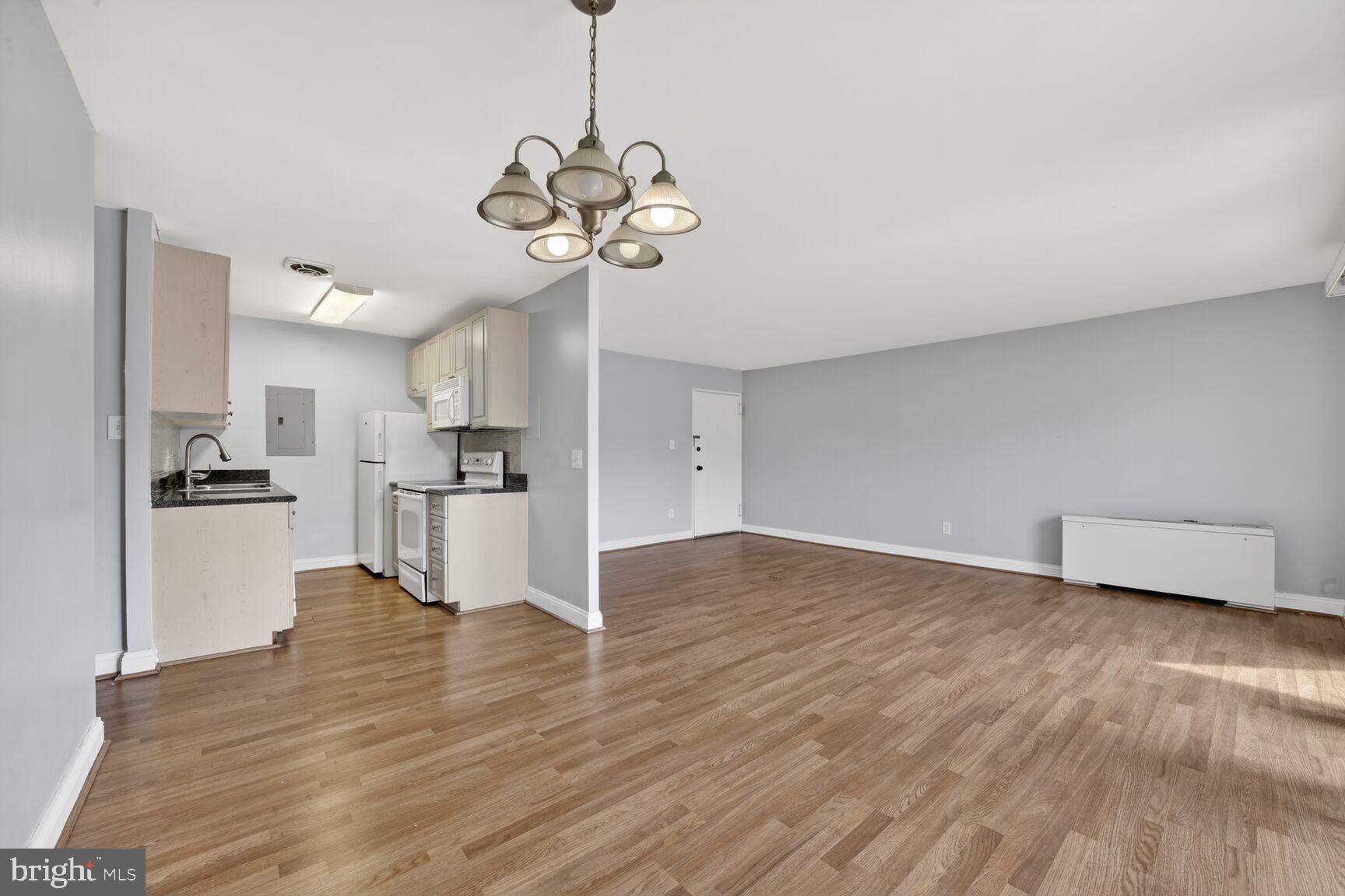 HYATTSVILLE - Residential