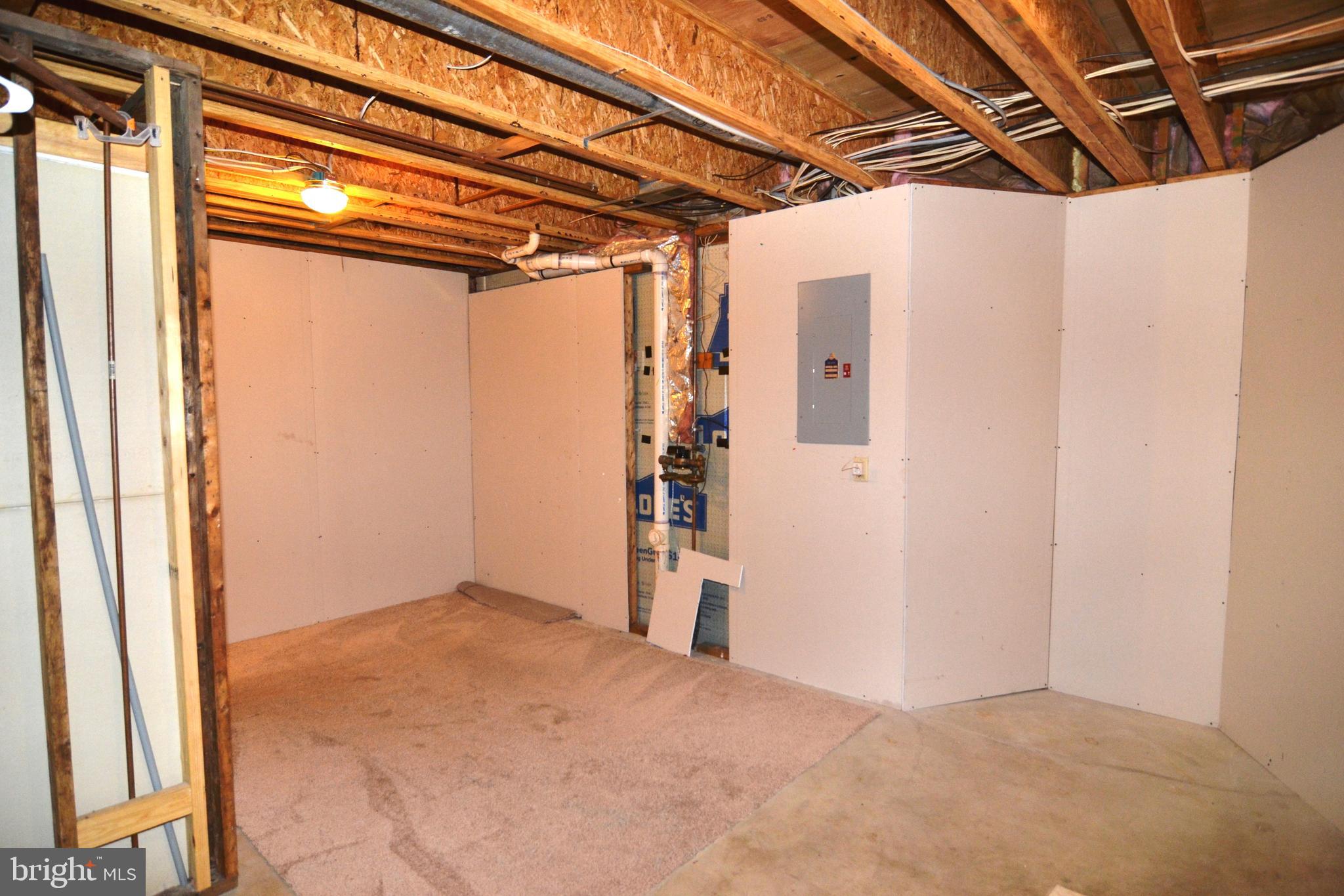 CARMEN WOODS - Residential Lease