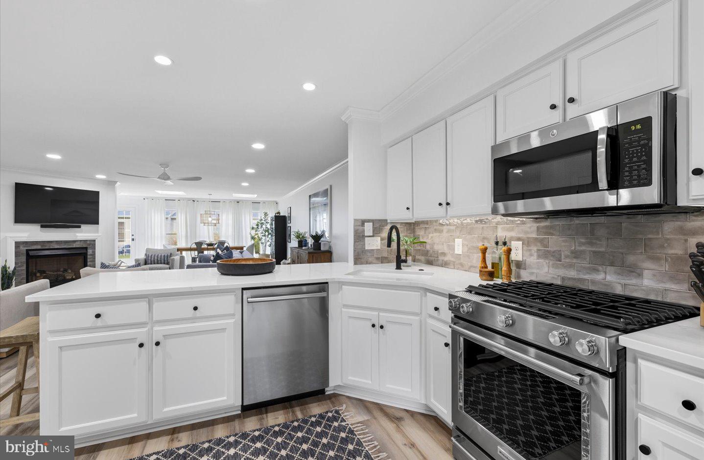 2805 AMERICAN EAGLE WAY 5