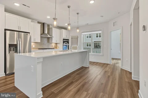 MLS: MDMC2259144