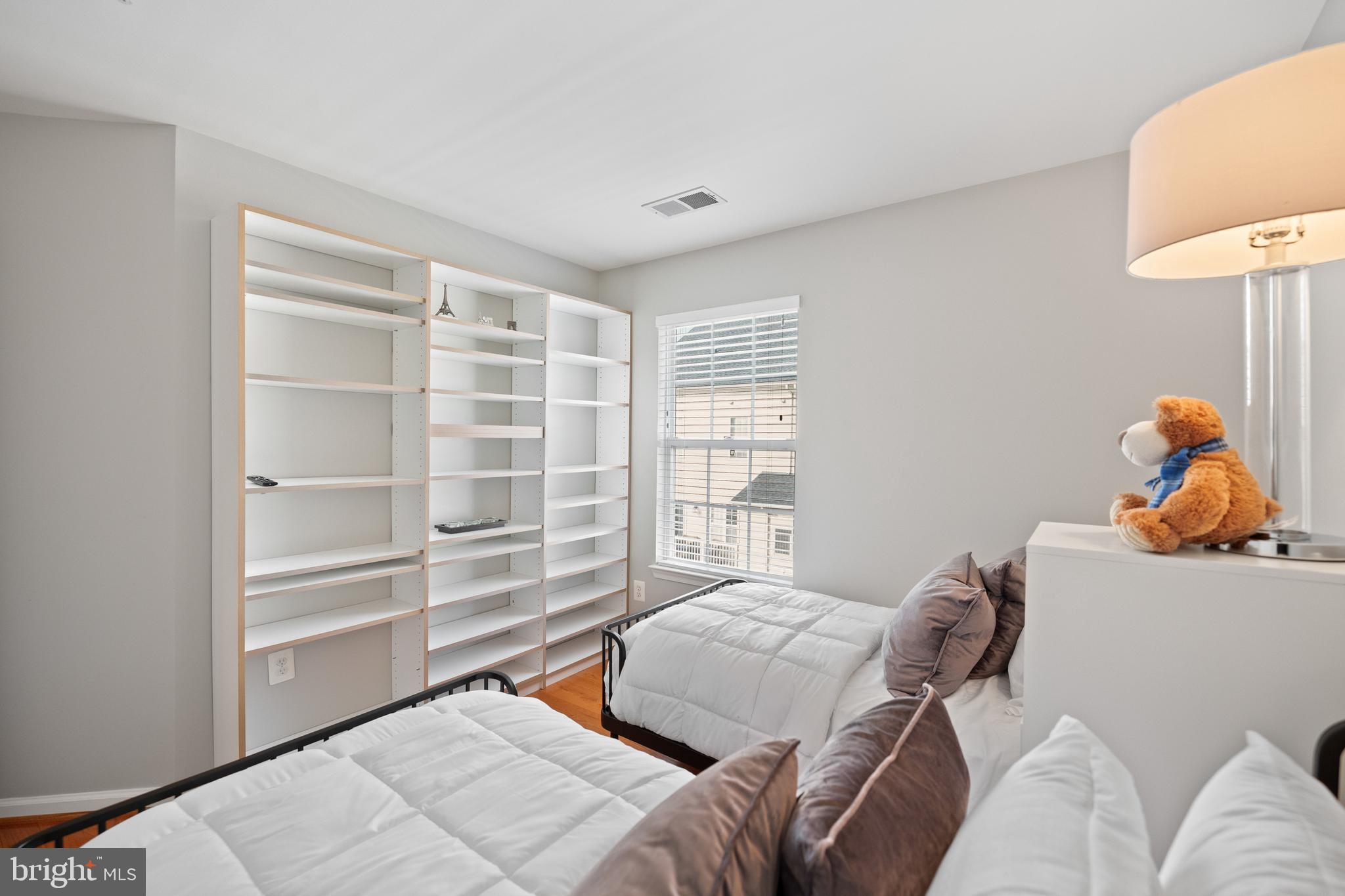 CAMERON STATION - Residential