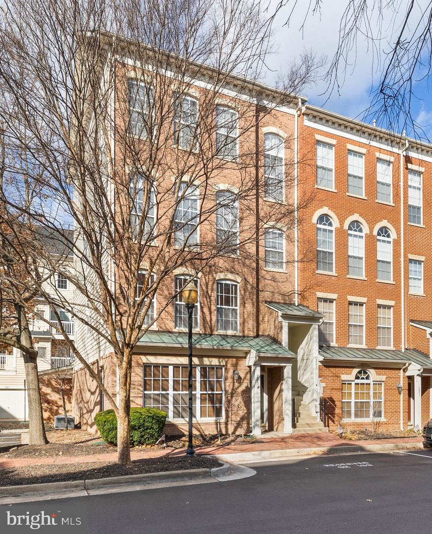 Beautifully decorated and meticulously maintained Mt. Vernon model end unit townhome in prime location.
This sun filled property with windows galore, located just minutes away from community club and Brenman Park. It features three bedrooms, two and half baths, one car garage and reserved parking space #203.
The open main level floor plan seamlessly integrates a kitchen with stainless steel appliances and granite countertops, adjoined by the family room featuring a cozy gas fireplace. TREX deck extends from the kitchen, providing a delightful outdoor space. The property has been freshly painted in a neutral color throughout, showcasing hardwood flooring on all stairs, main level, primary bedroom, and landing. HVAC system and furnace replaced in 2016. Custom blinds and plantation shutters adorn the windows throughout, adding to the home's overall elegance. A TEN!