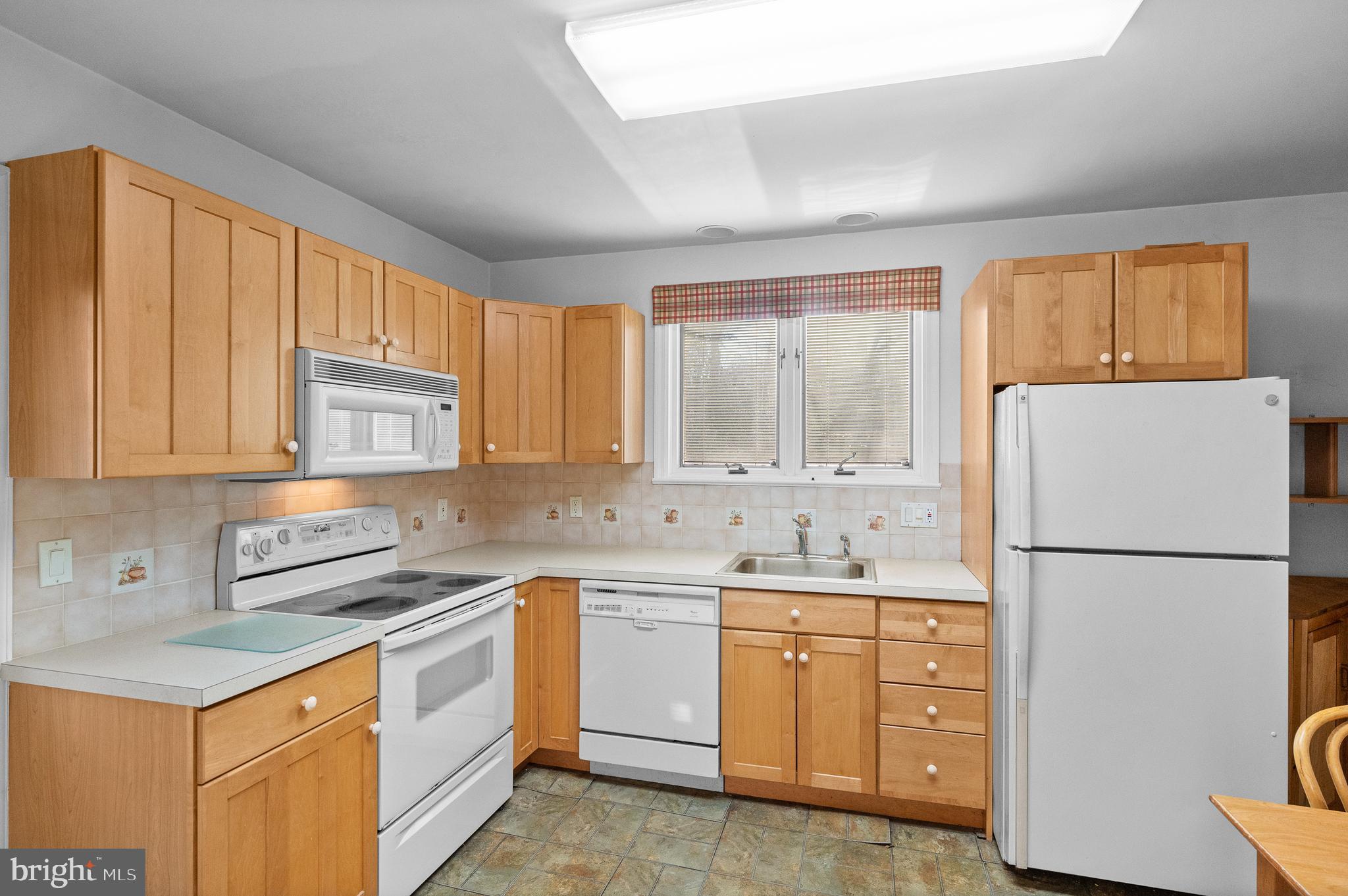 BROOKTHORPE HILLS - Residential