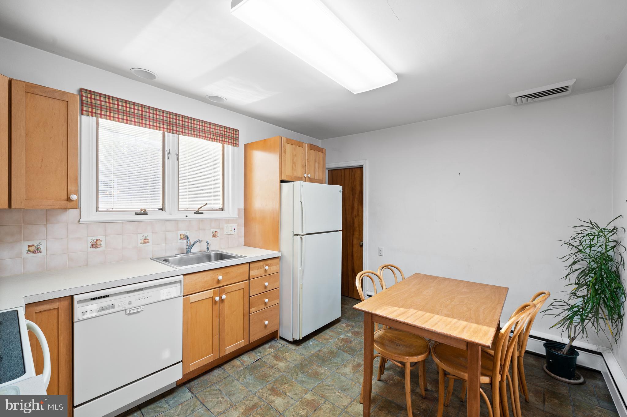 BROOKTHORPE HILLS - Residential