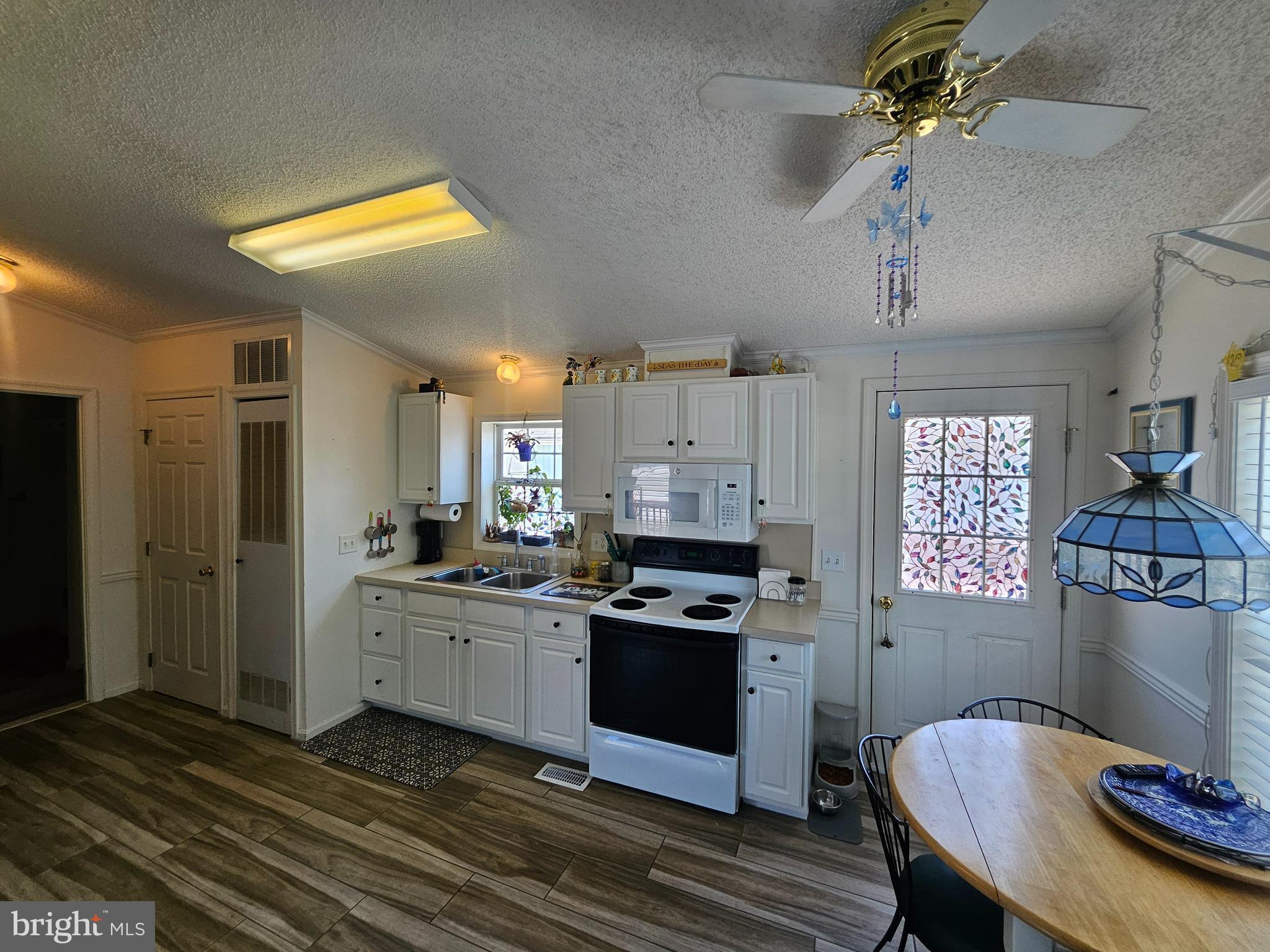 ISLE OF WIGHT TRAILER PK - Residential