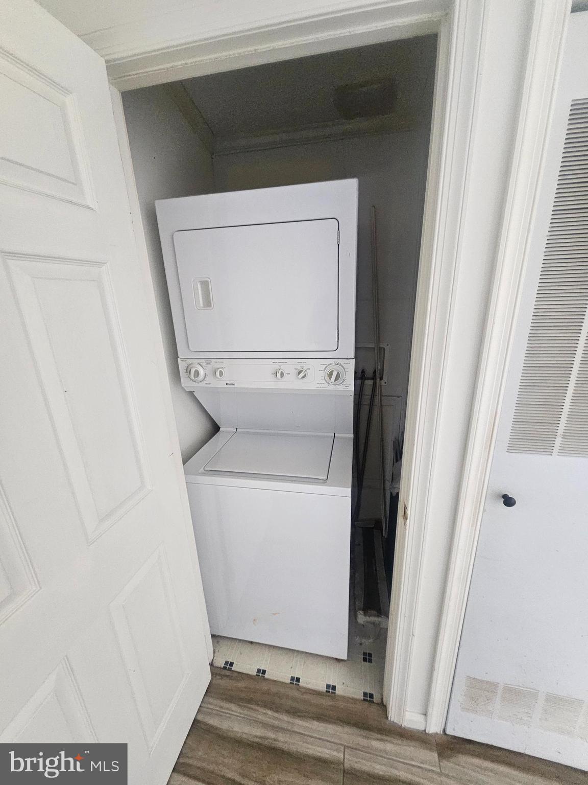 ISLE OF WIGHT TRAILER PK - Residential