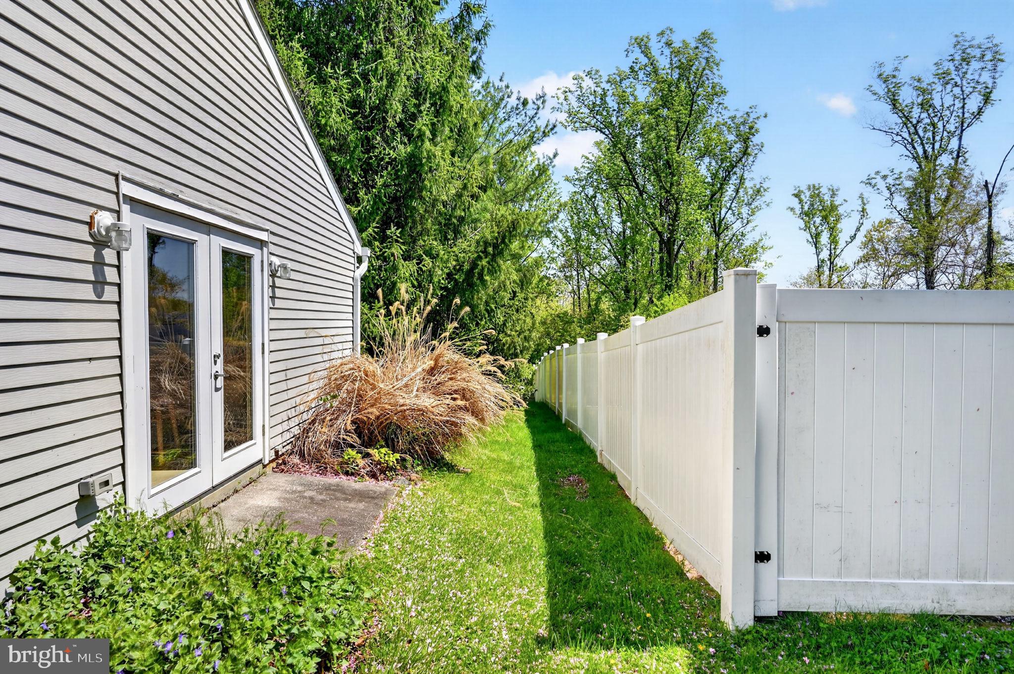 OAKS OF HARFORD - Residential