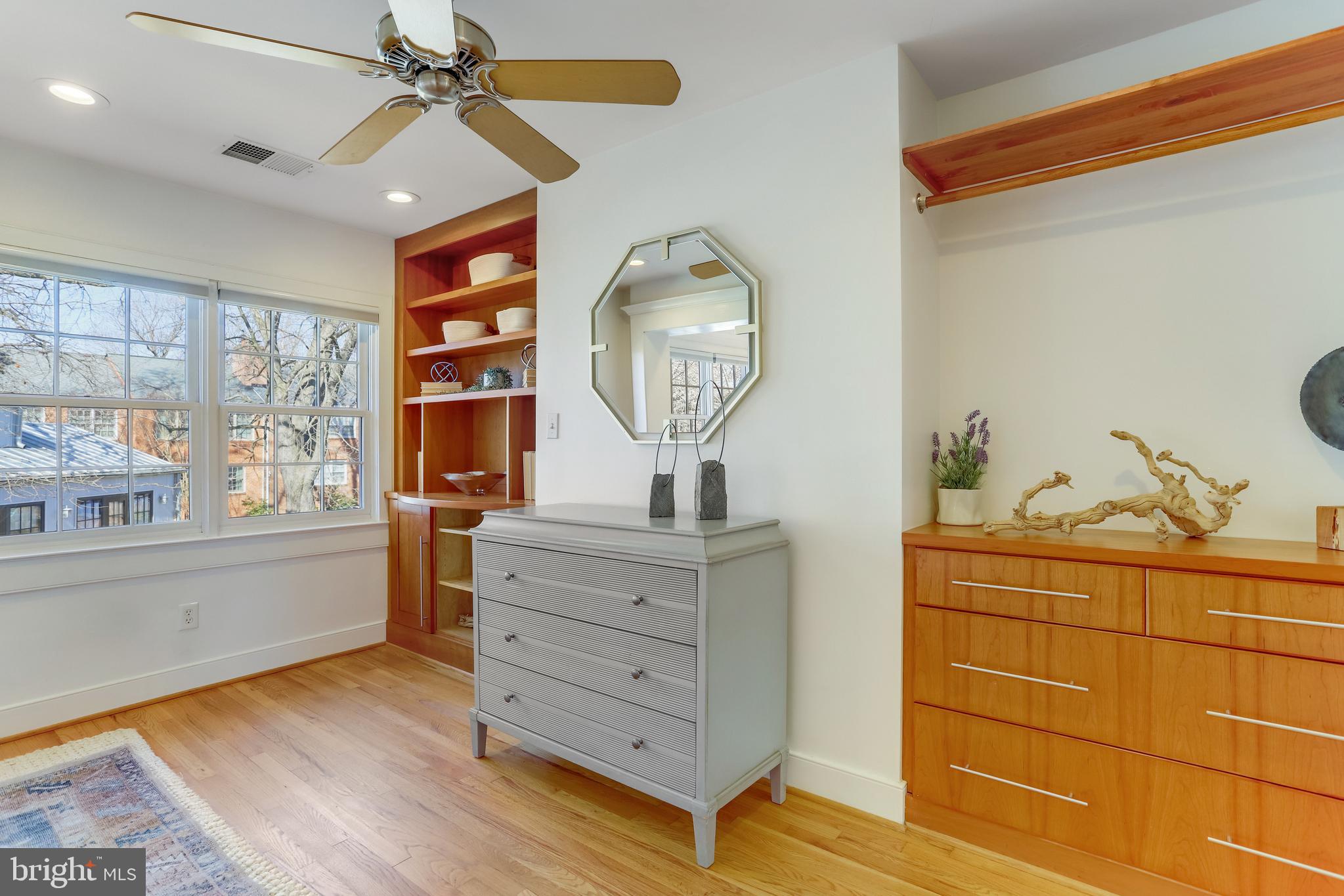 YATES GARDENS - Residential