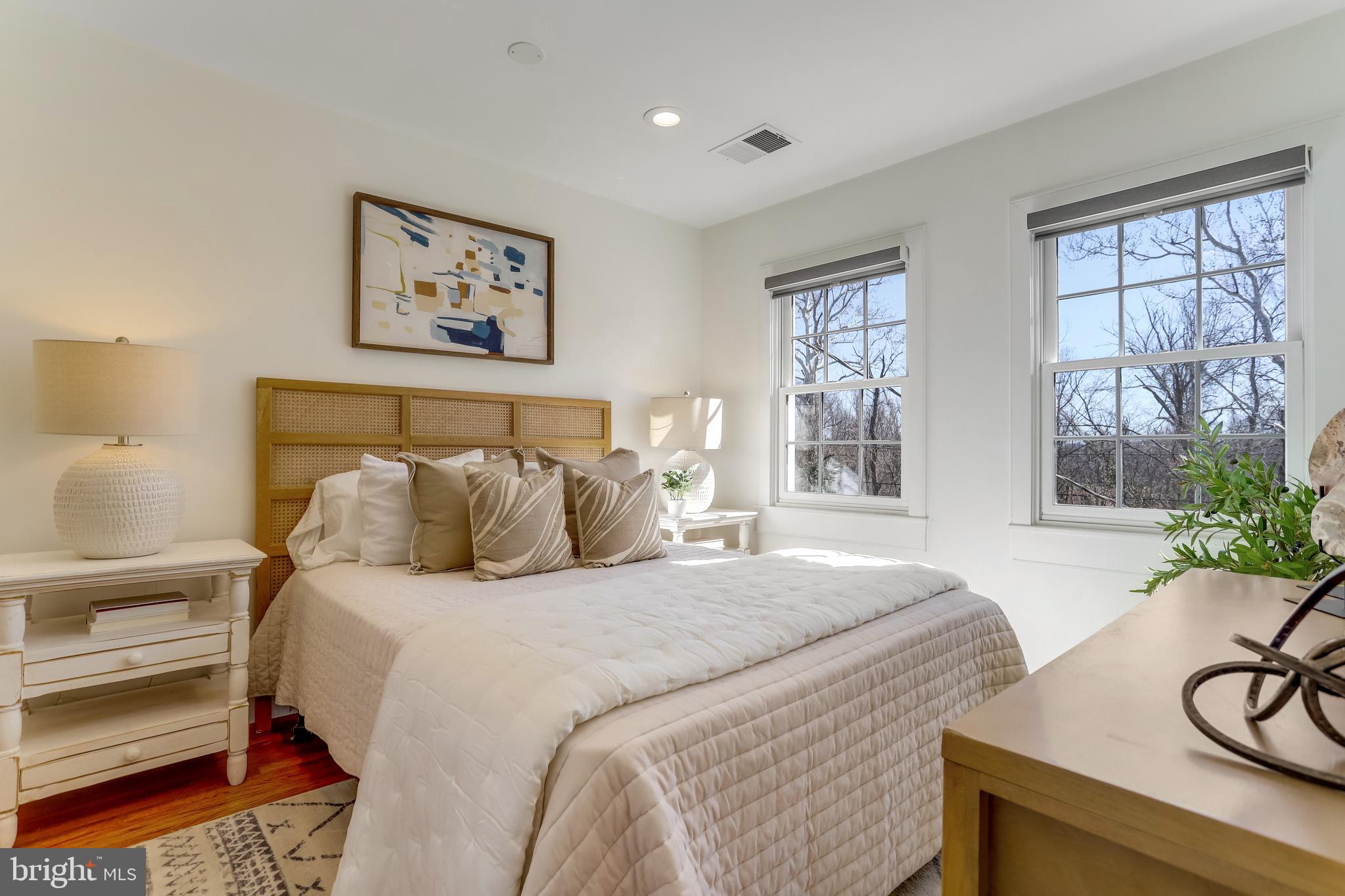 YATES GARDENS - Residential