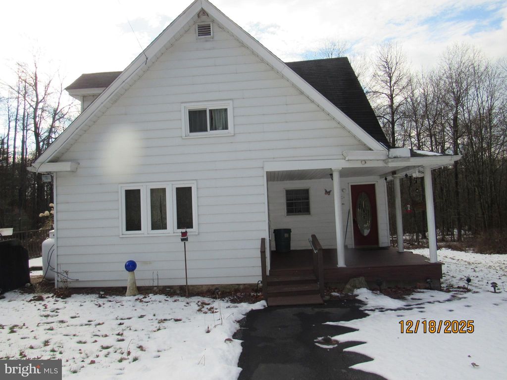 Photo of 211 Gardenia Lane, PHILIPSBURG, PA 16866 (MLS # PACD2045048)