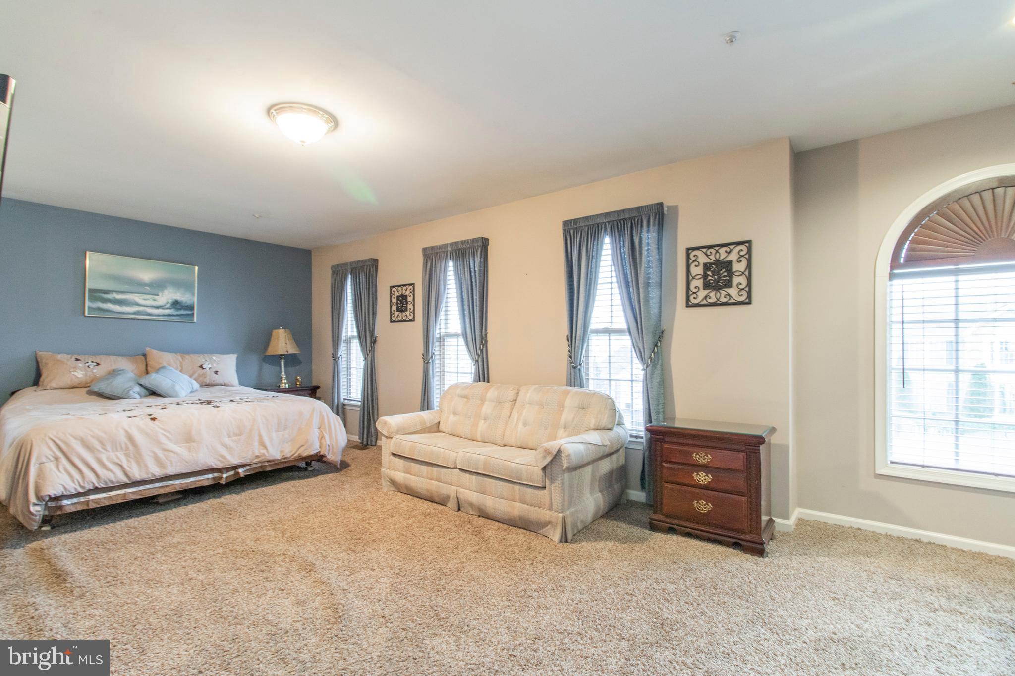MAPLE KNOLL - Residential