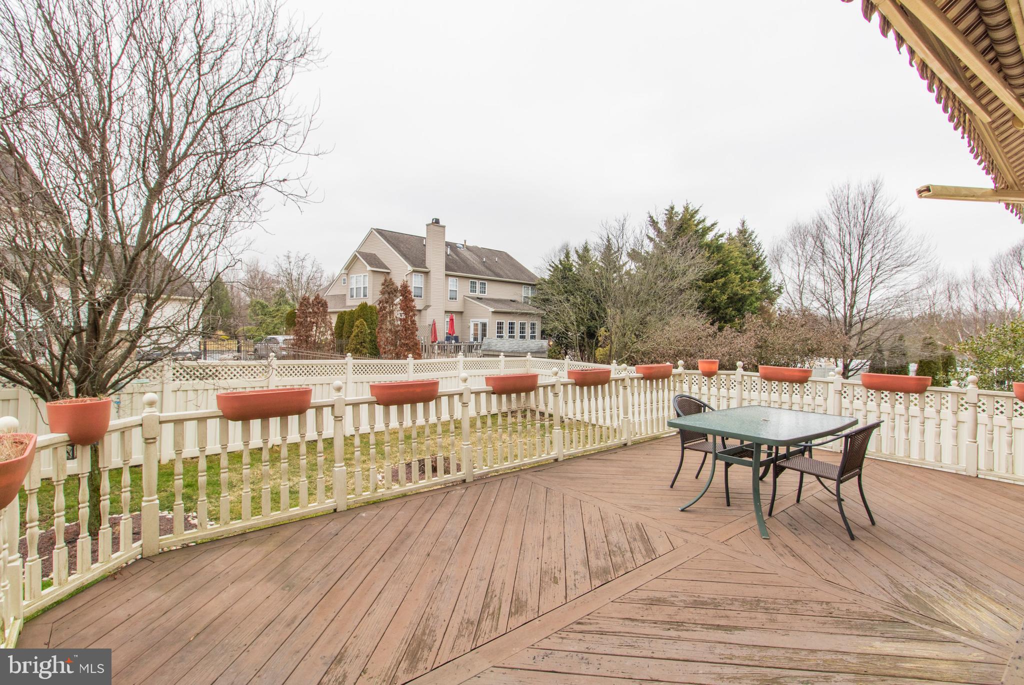 MAPLE KNOLL - Residential