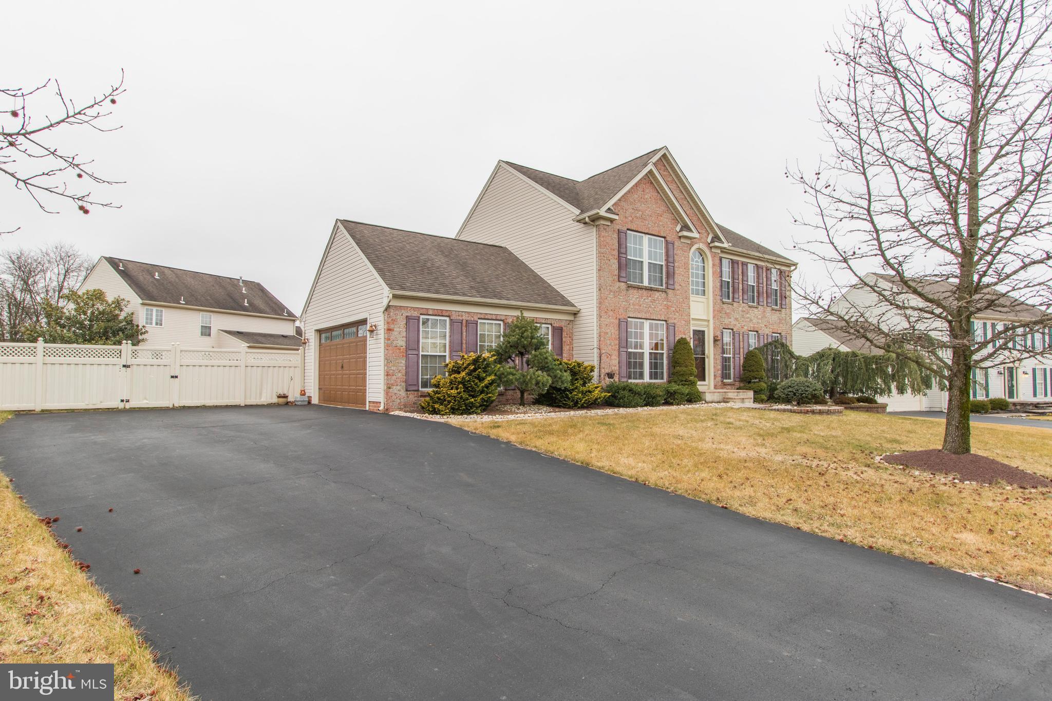 MAPLE KNOLL - Residential