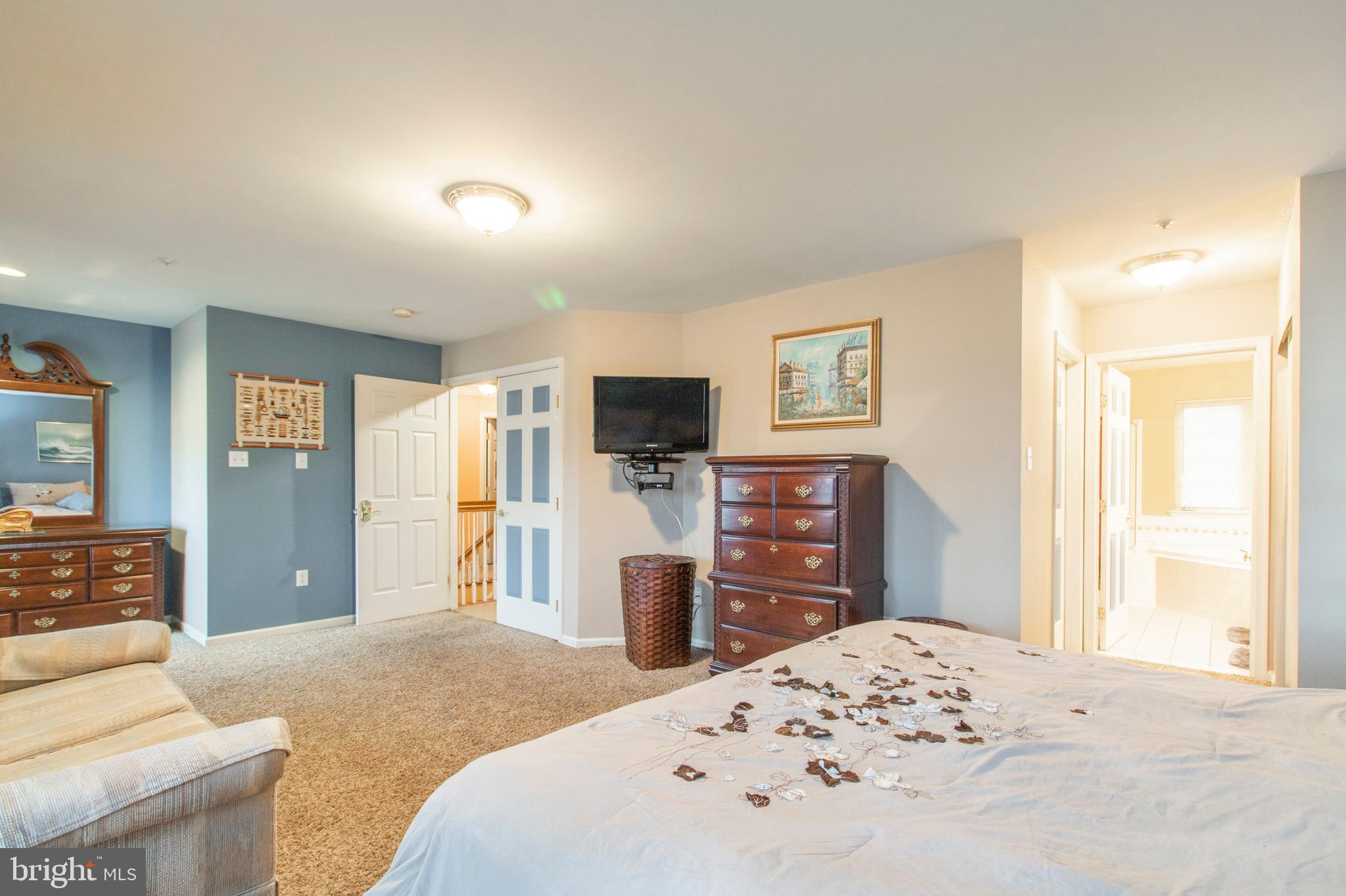 MAPLE KNOLL - Residential