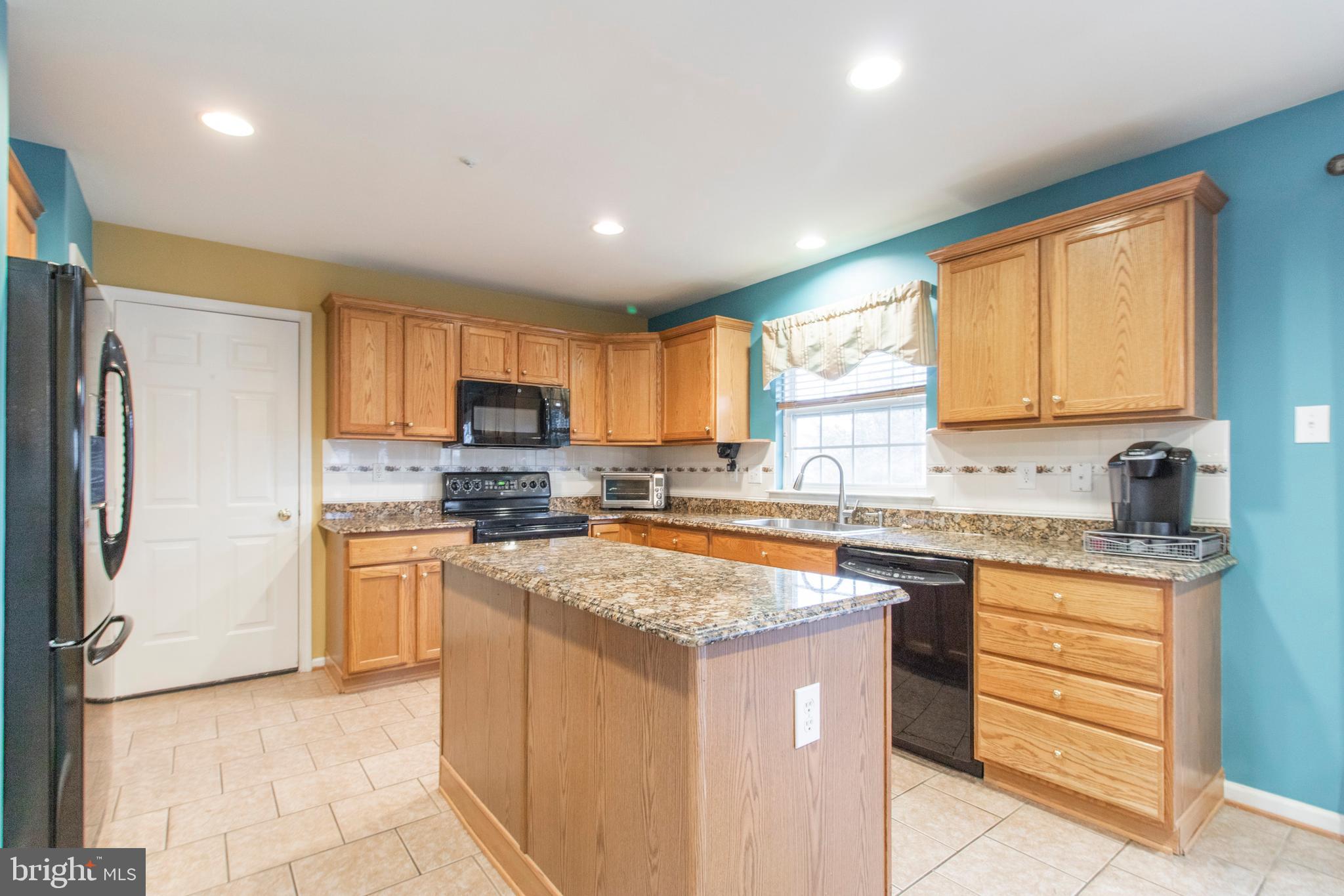 MAPLE KNOLL - Residential